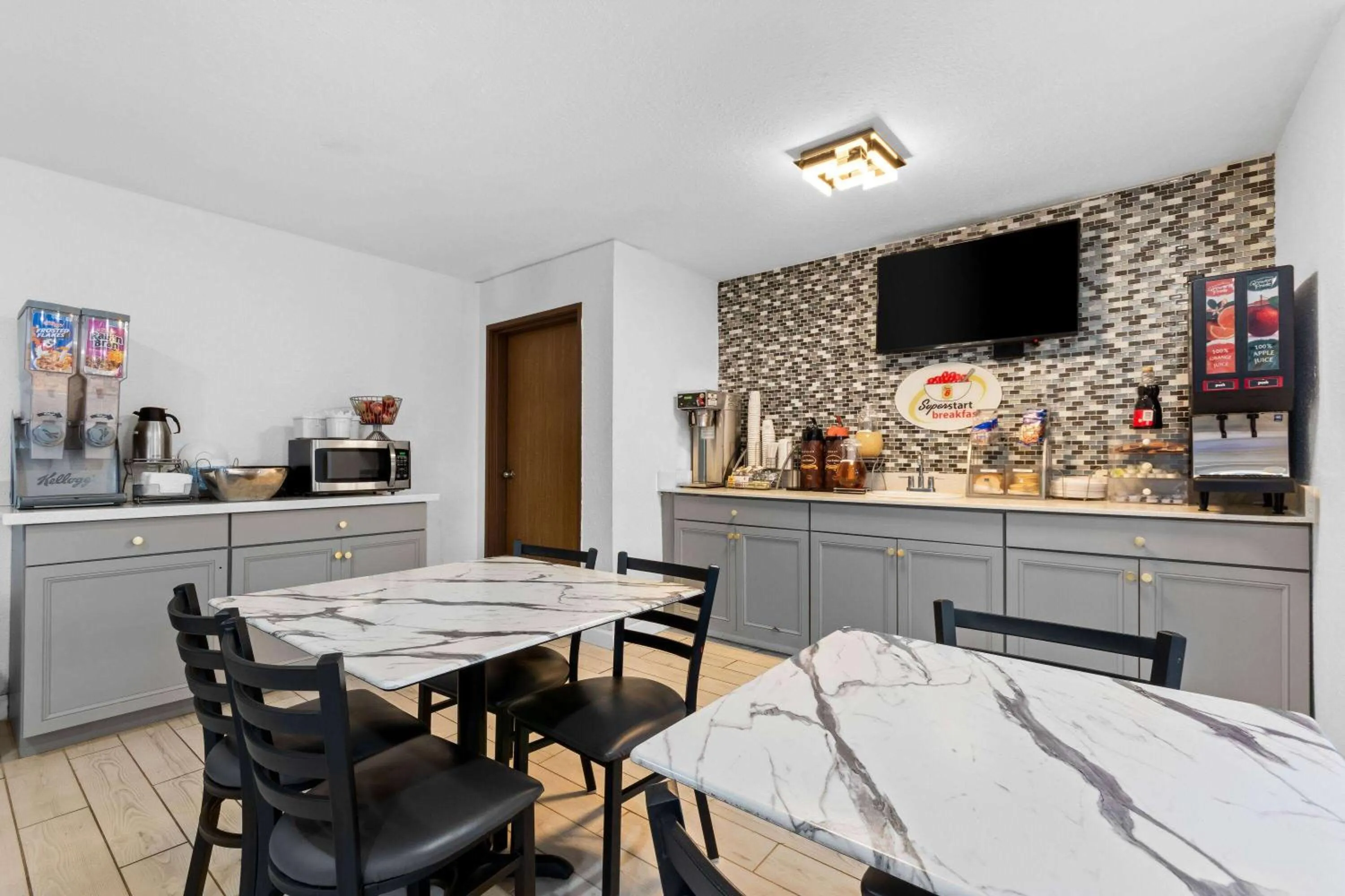 Breakfast in Super 8 by Wyndham Elizabethtown