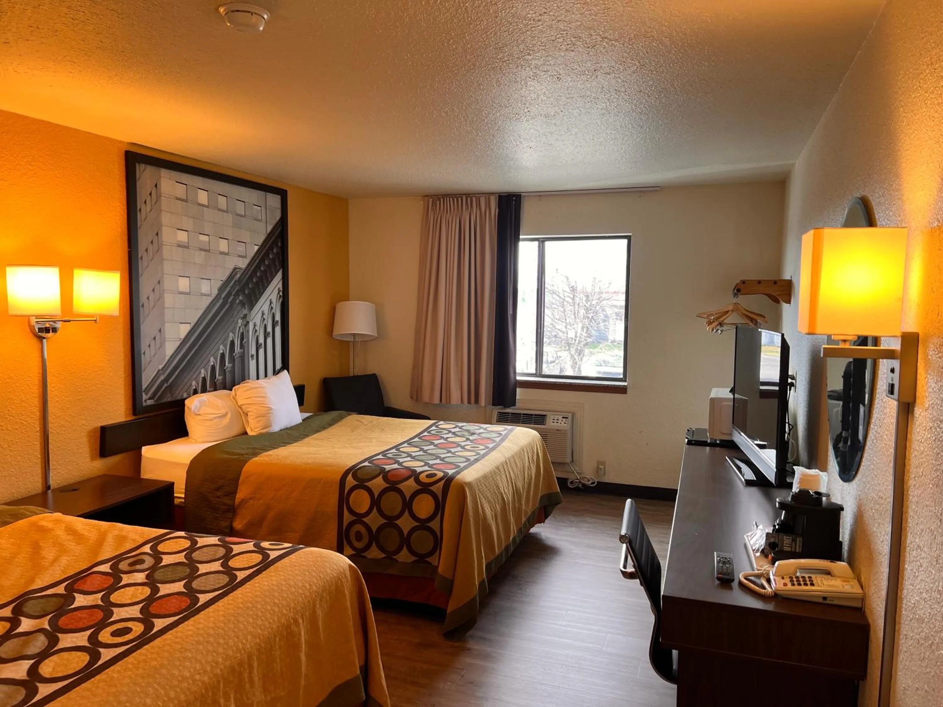 Bedroom, Bed in Super 8 by Wyndham Elizabethtown