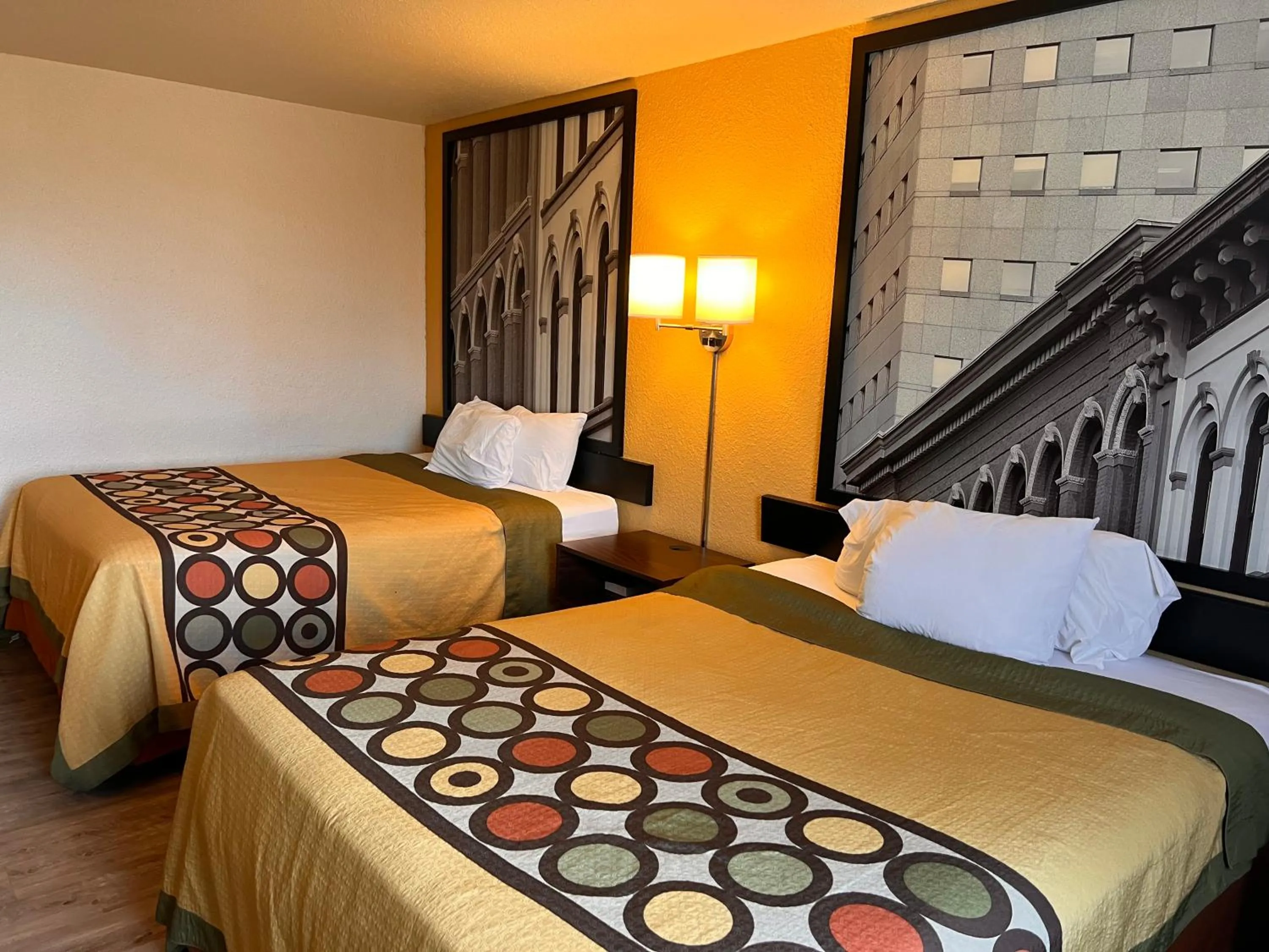 Bedroom, Bed in Super 8 by Wyndham Elizabethtown