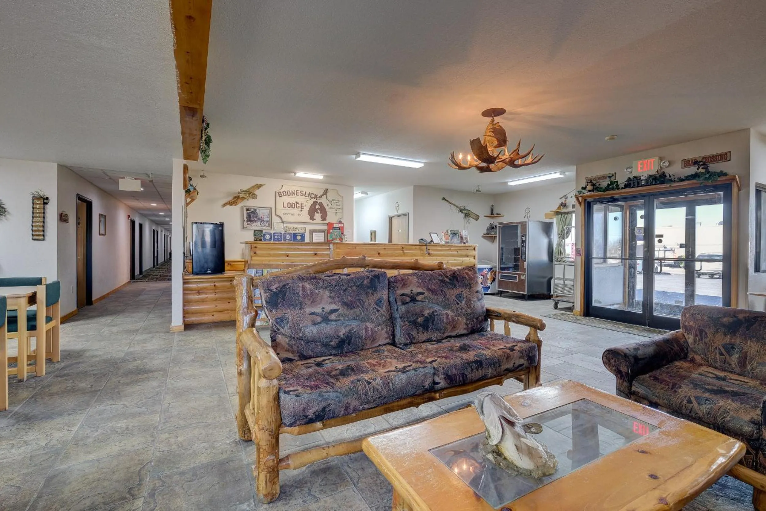 Lobby or reception in Booneslick Lodge - Neosho