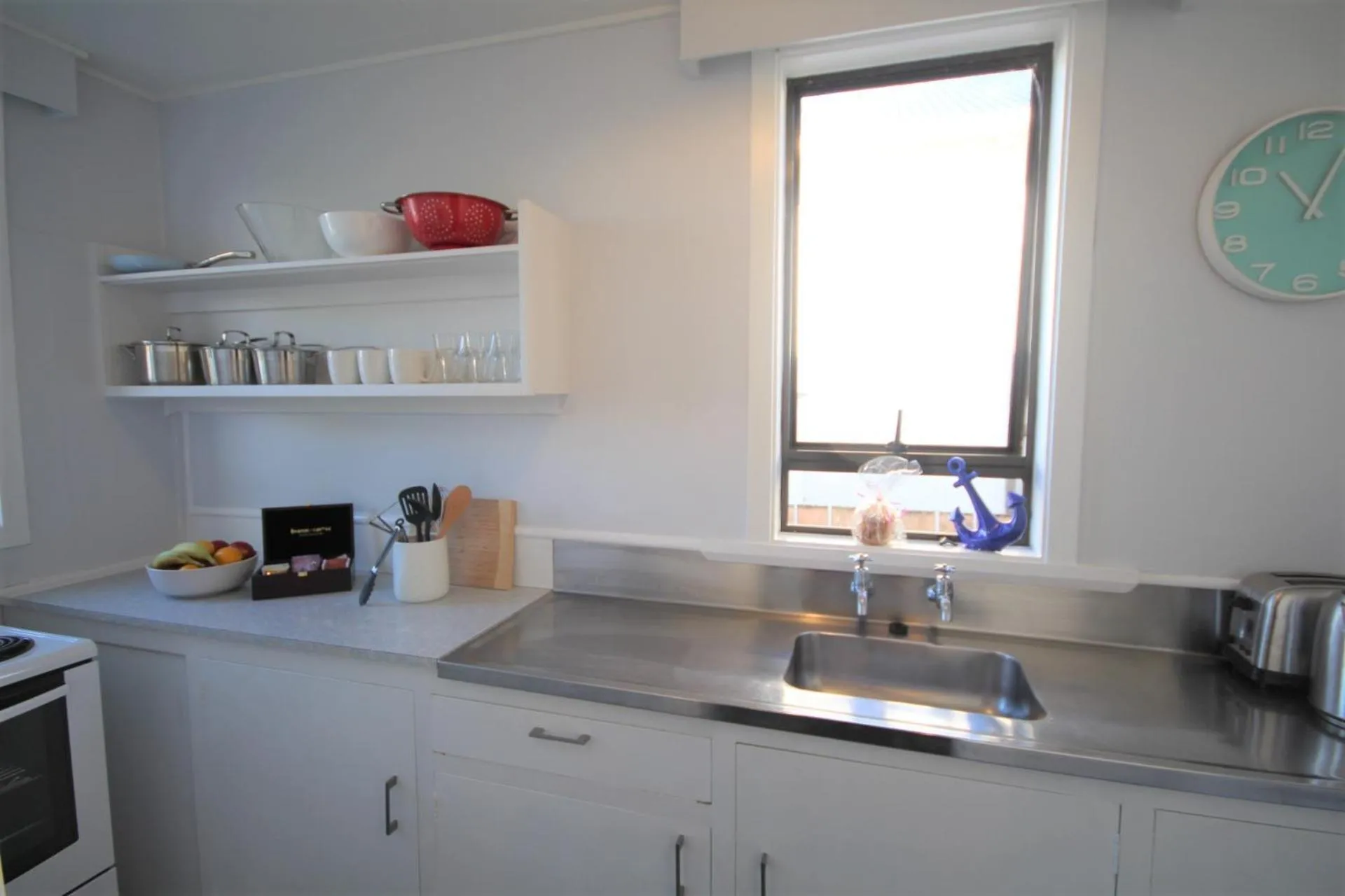 Kitchen or kitchenette in Beach Lodge Motels