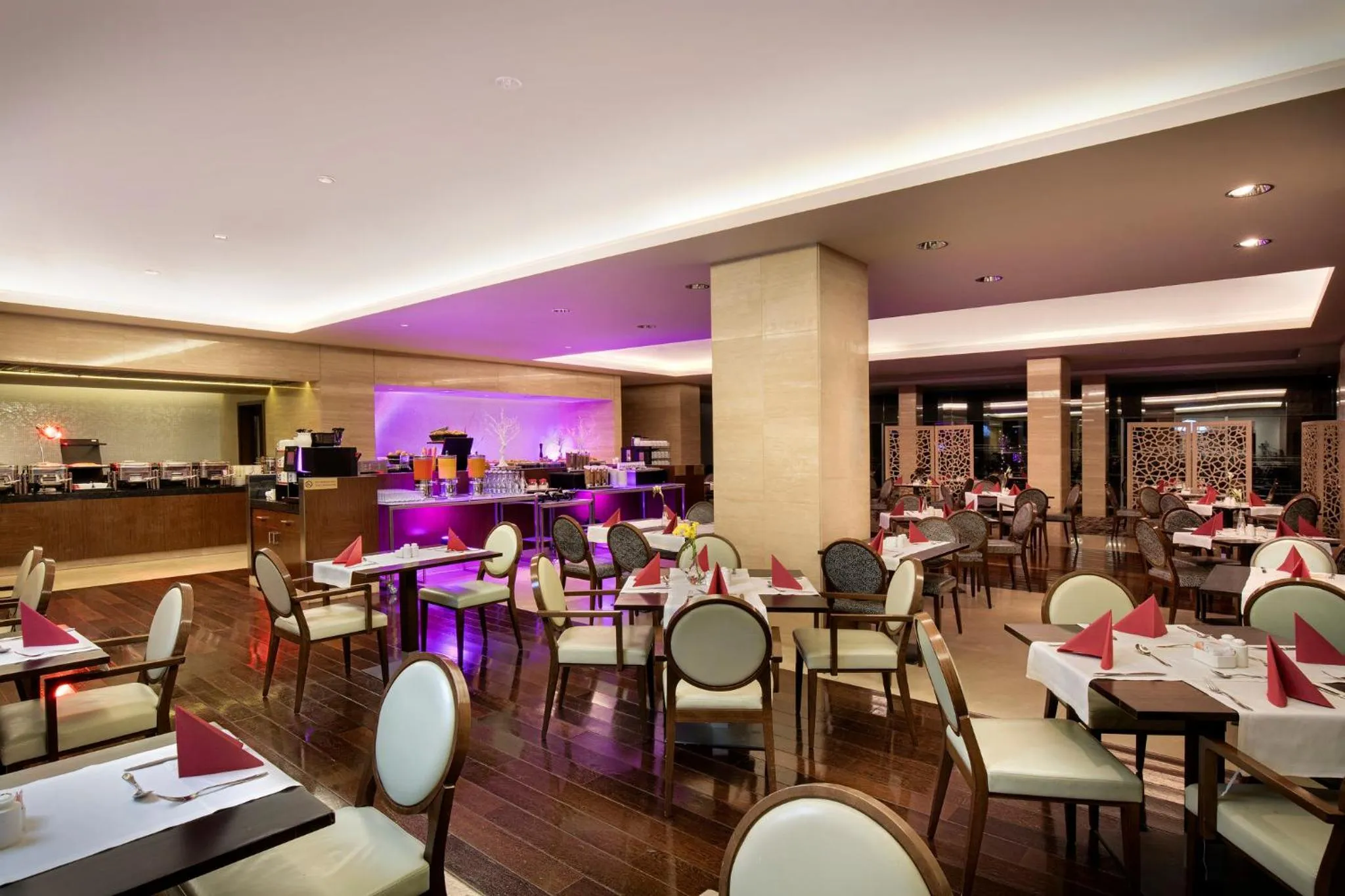 Restaurant/places to eat in Crowne Plaza Bucharest by IHG