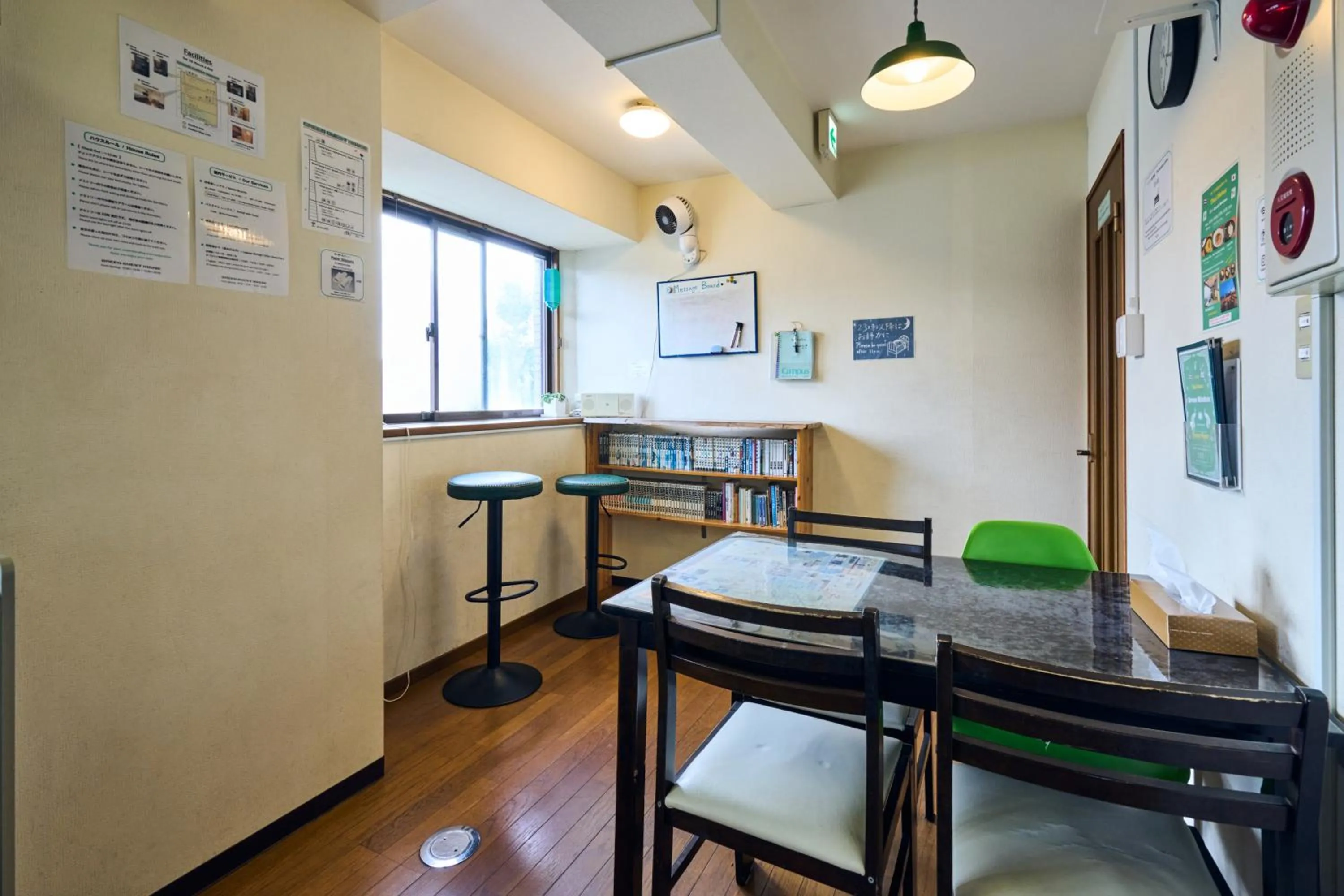 Communal kitchen in Green Guesthouse