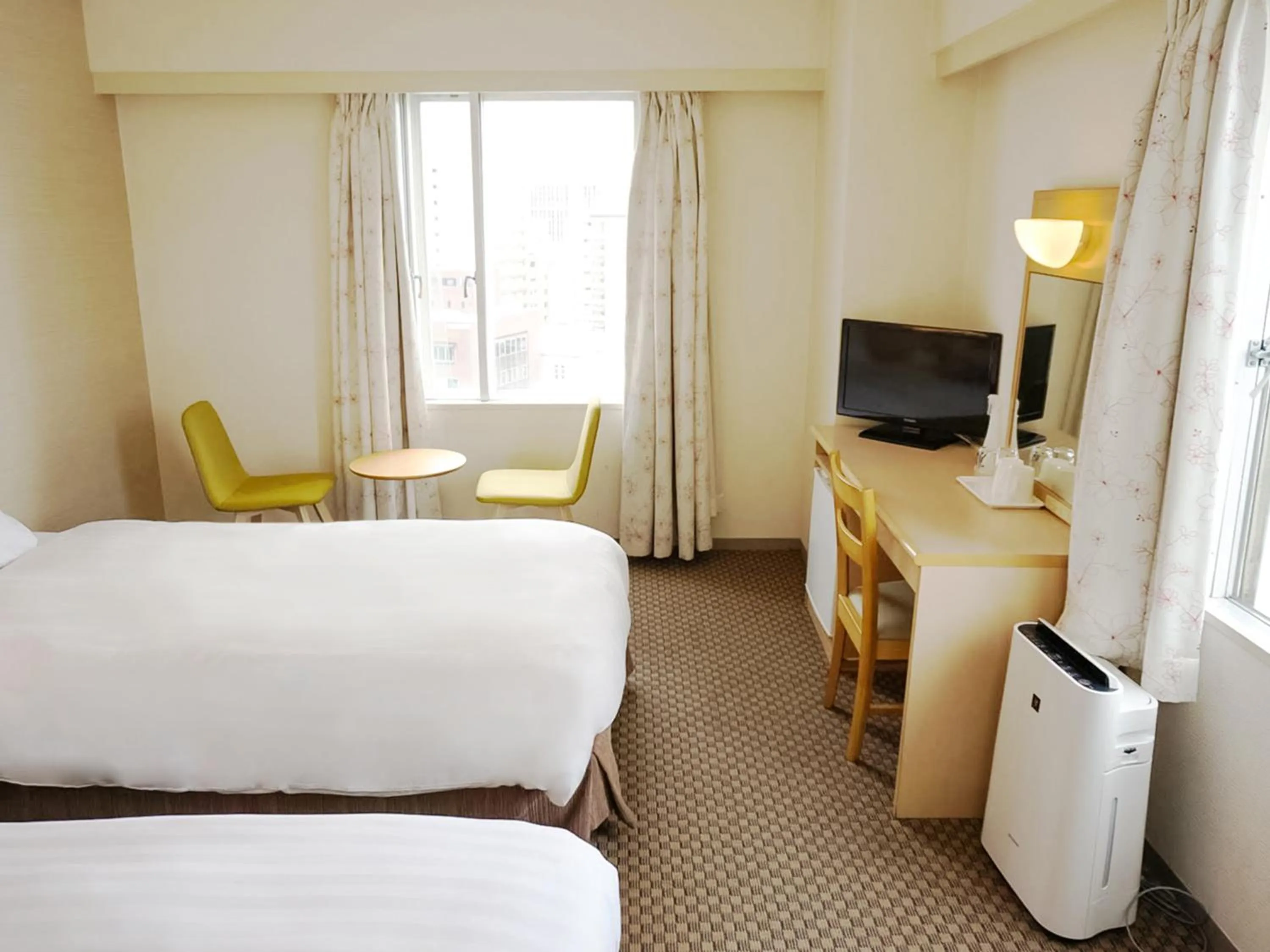 Photo of the whole room, Bed in Kobe Port Tower Hotel