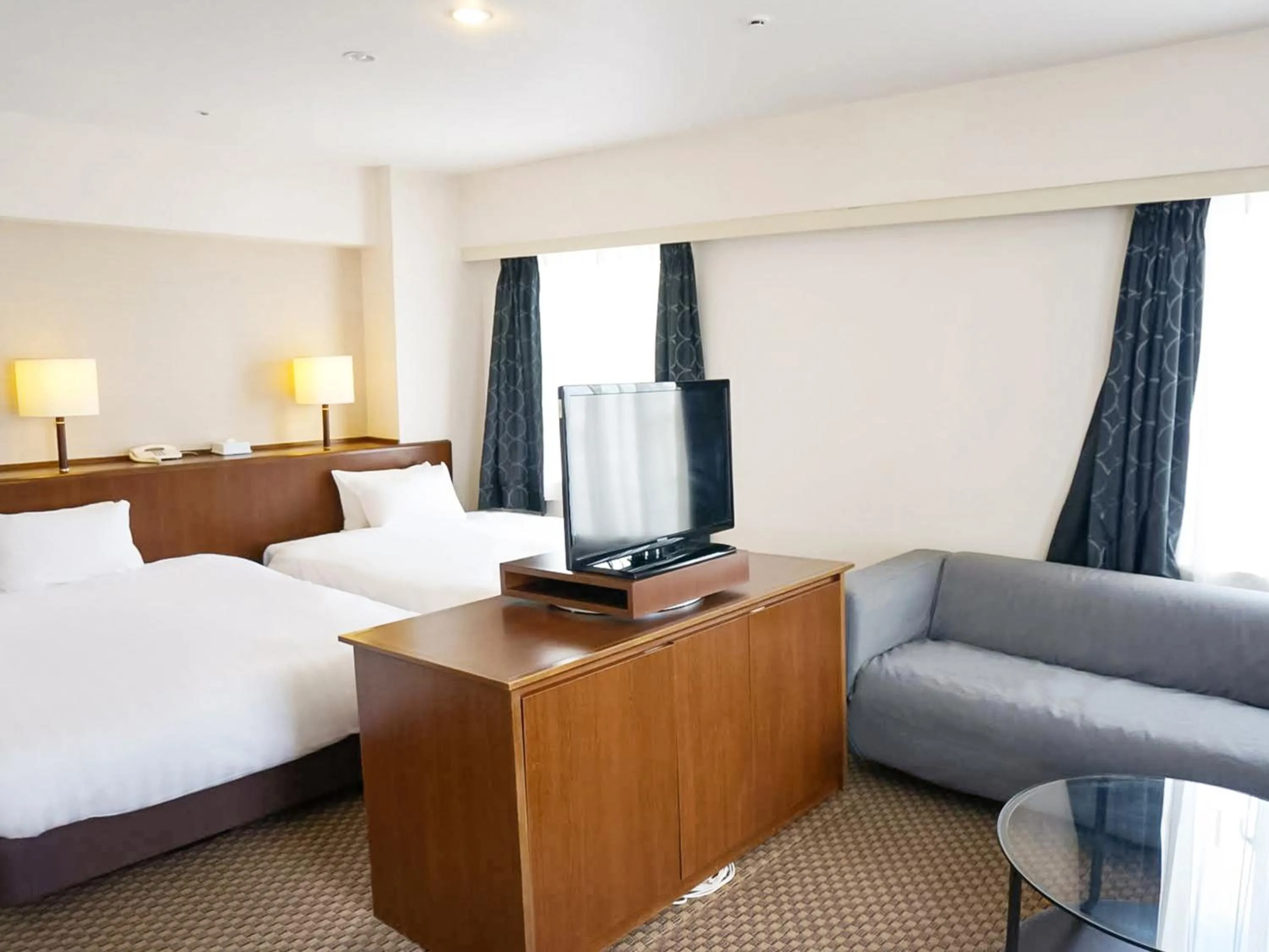Photo of the whole room, Bed in Kobe Port Tower Hotel