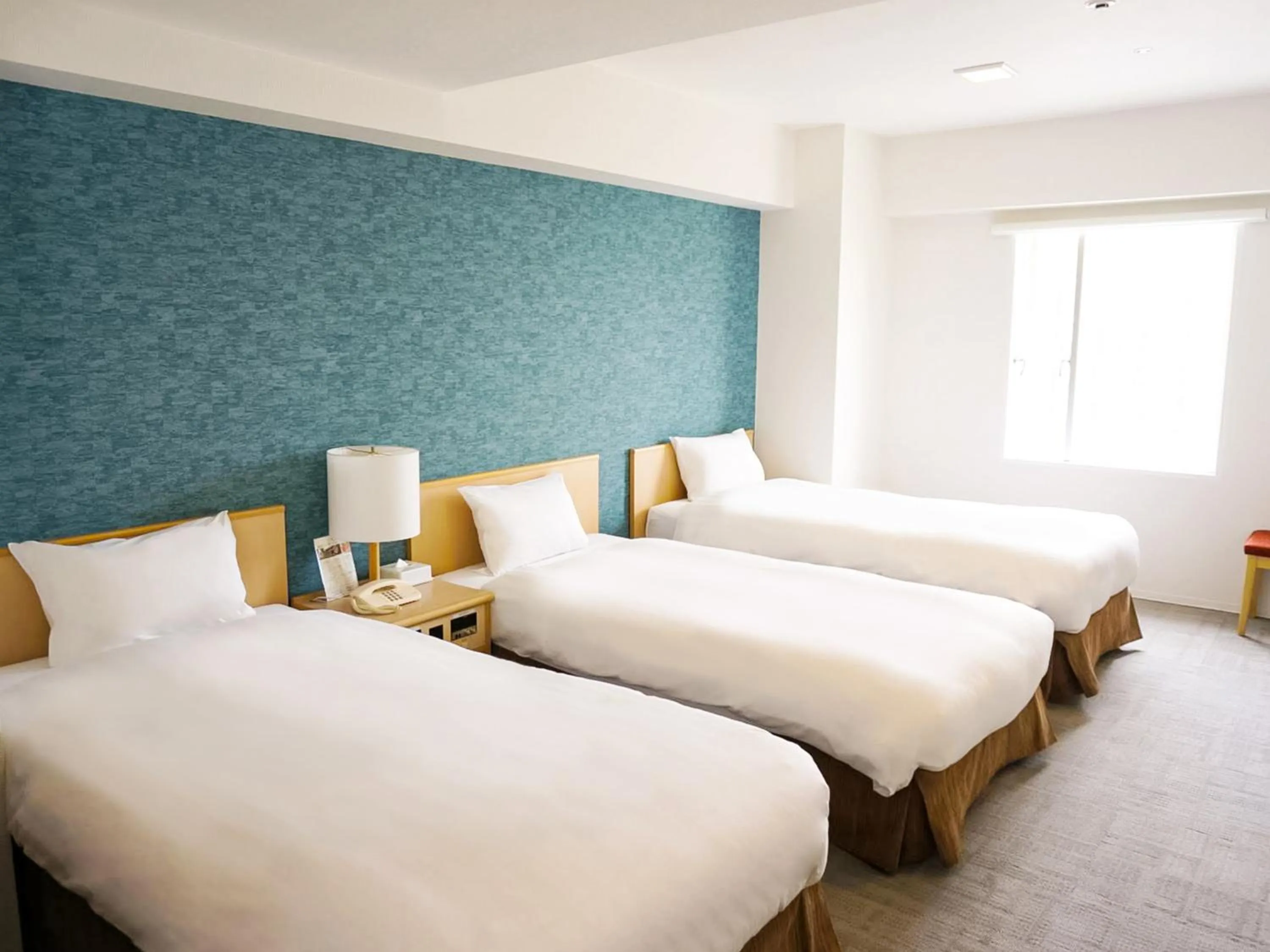 Bed in Kobe Port Tower Hotel