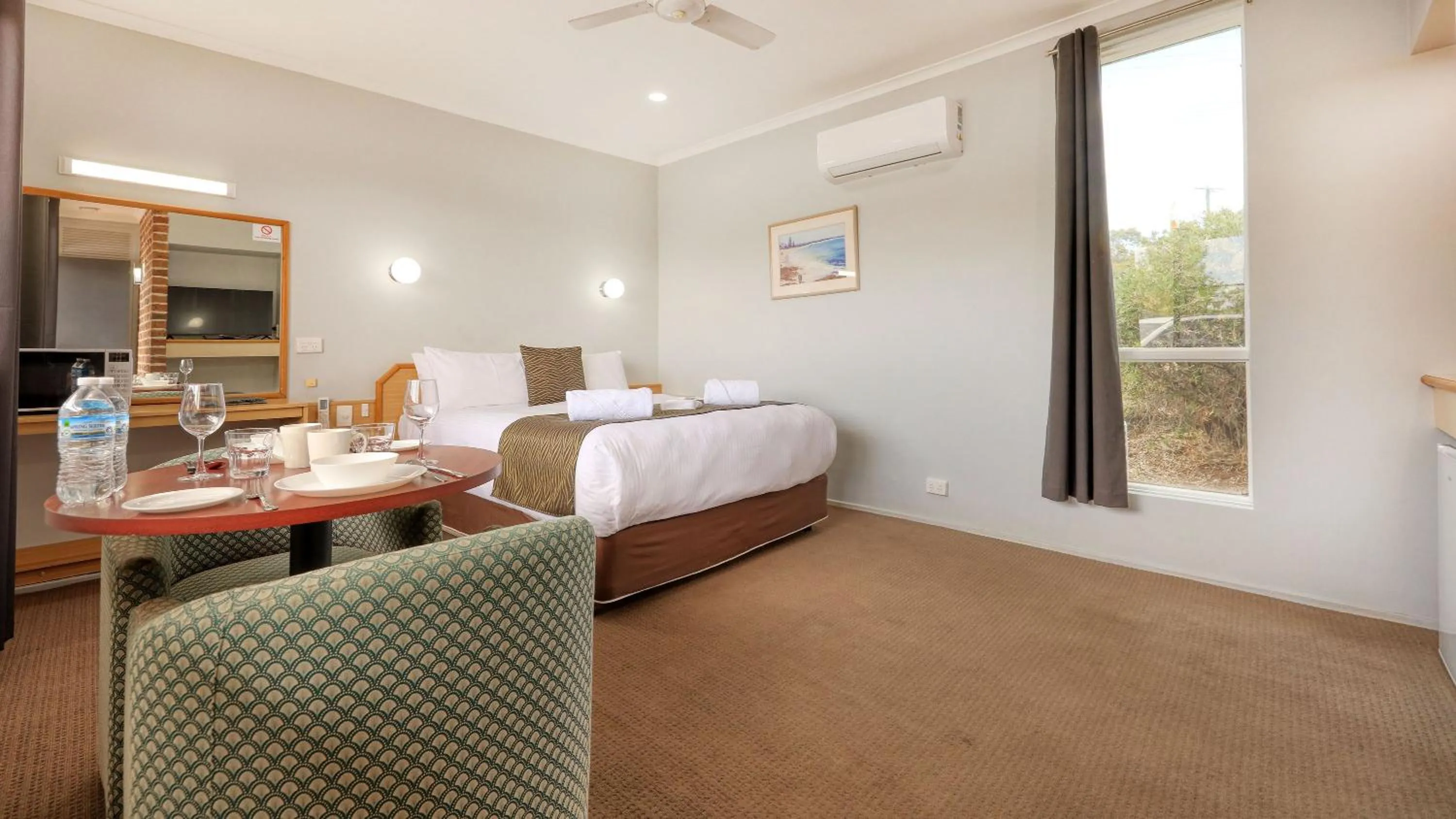 air conditioner in Moonraker Motor Inn