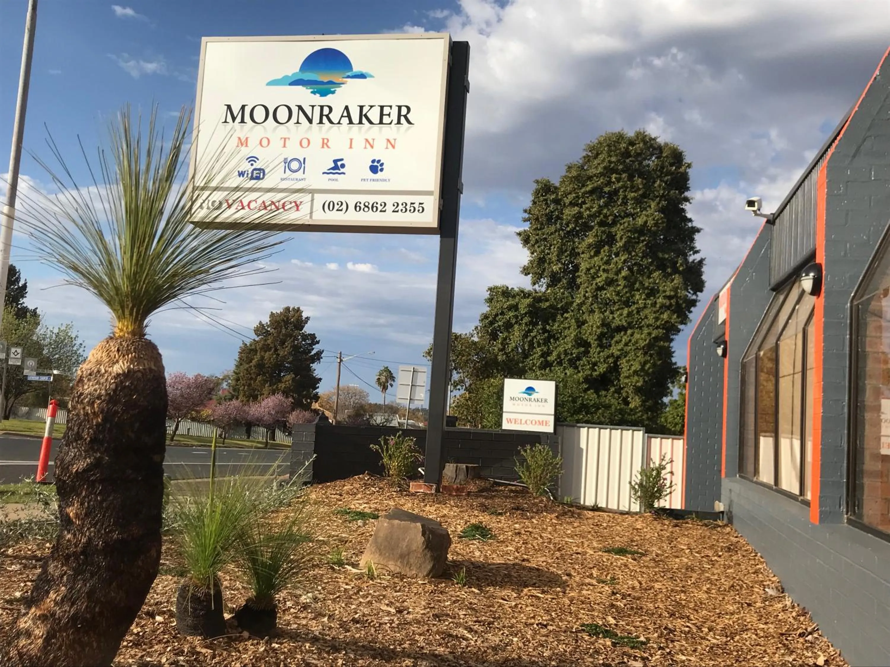 Property building in Moonraker Motor Inn
