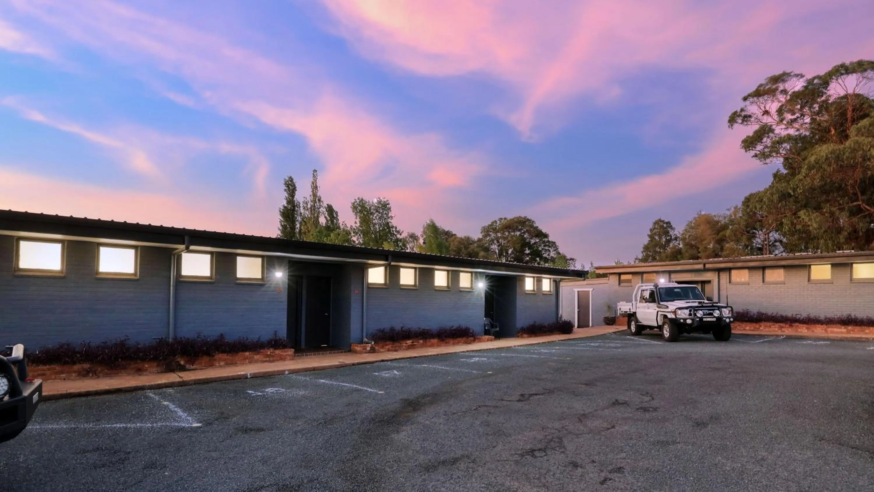 Parking in Moonraker Motor Inn