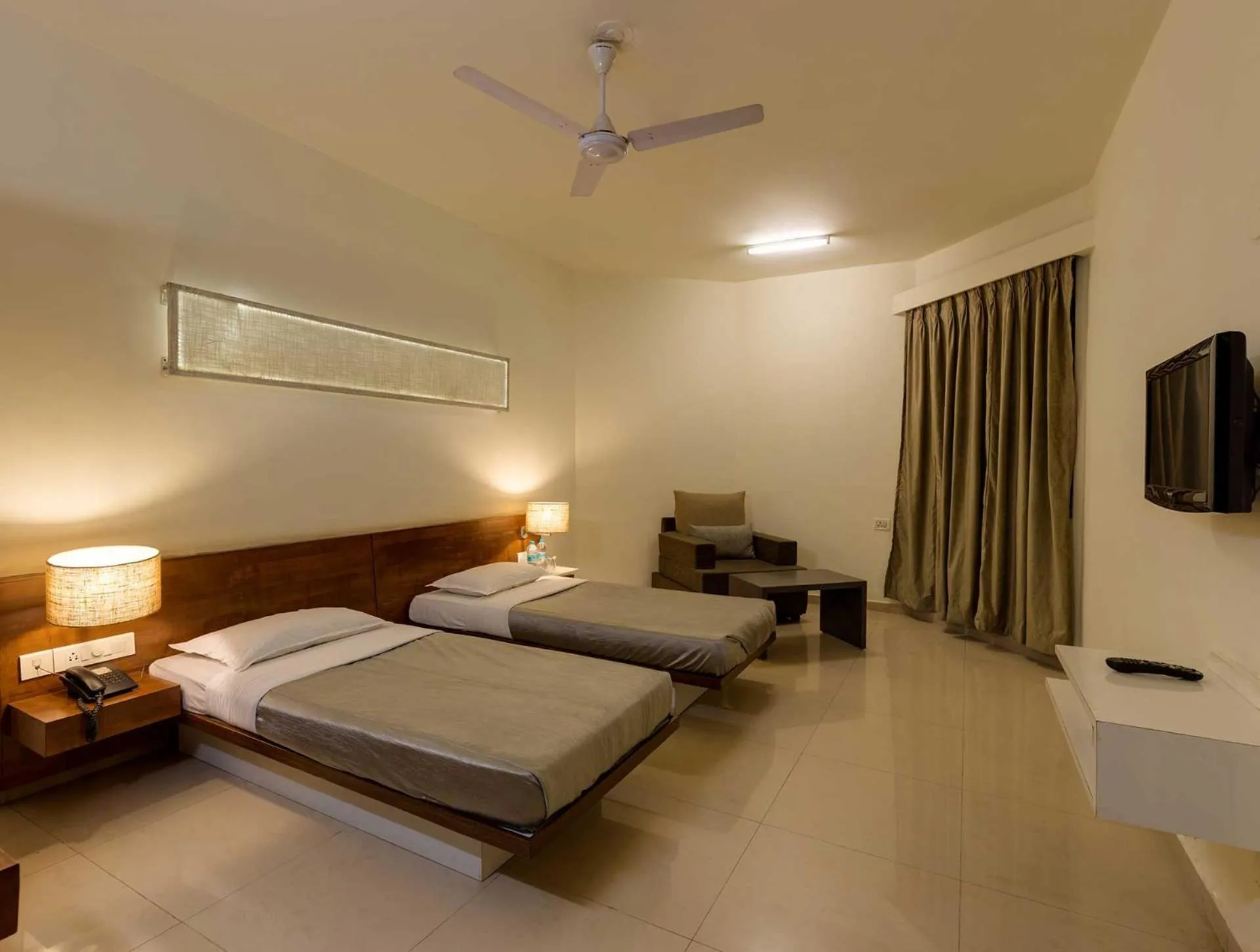 Bed in Hotel Maratha Regency