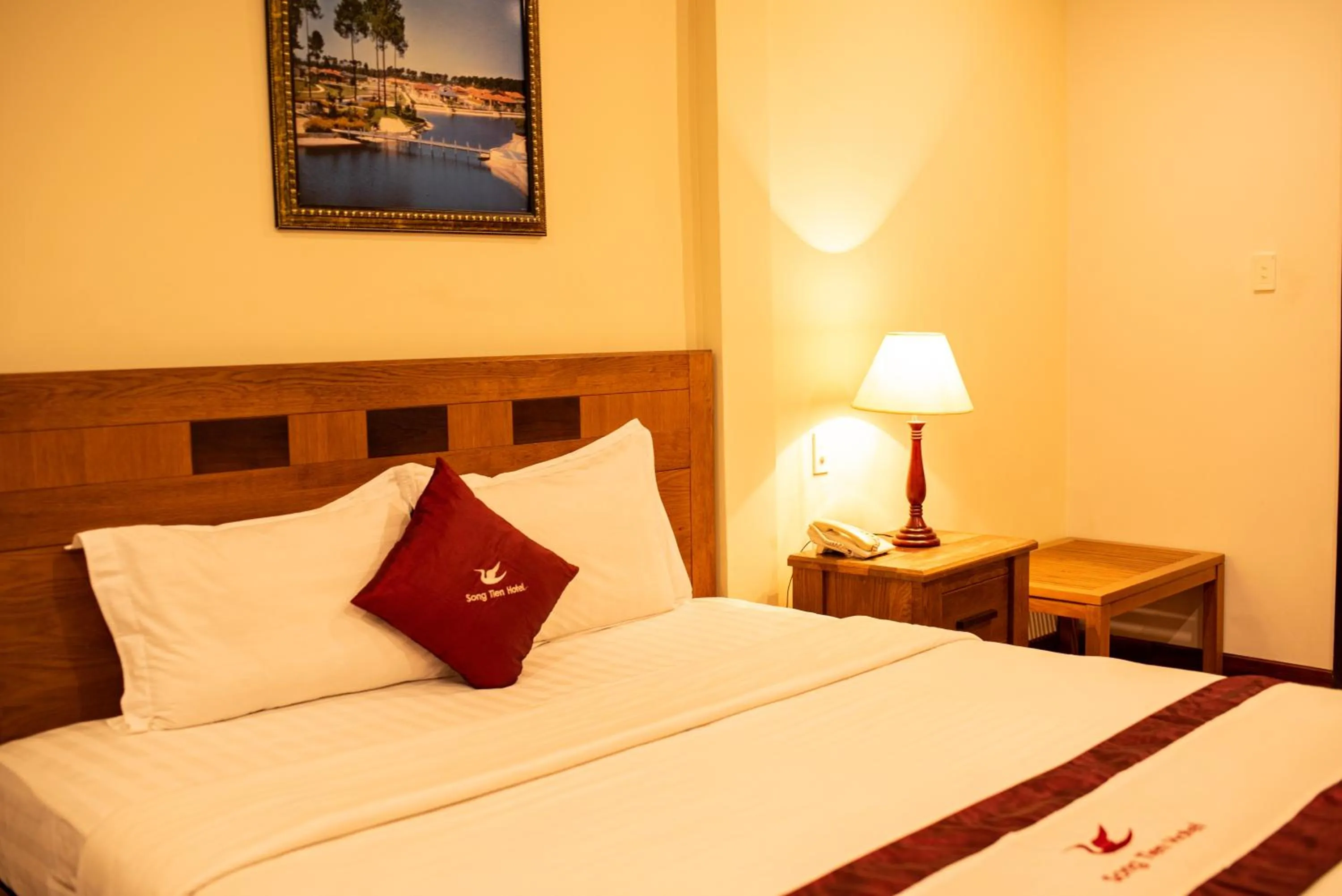 Bed in Song Tien Annex Hotel