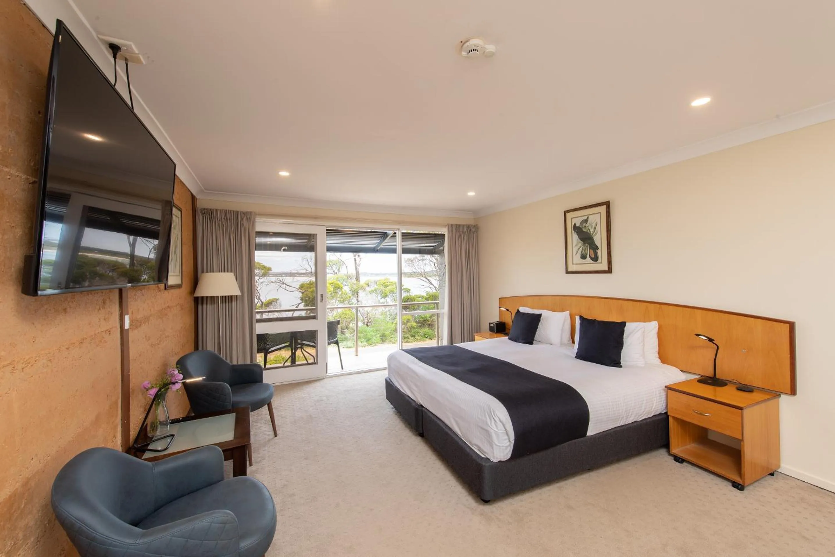 Bedroom, Bed in Mercure Kangaroo Island Lodge