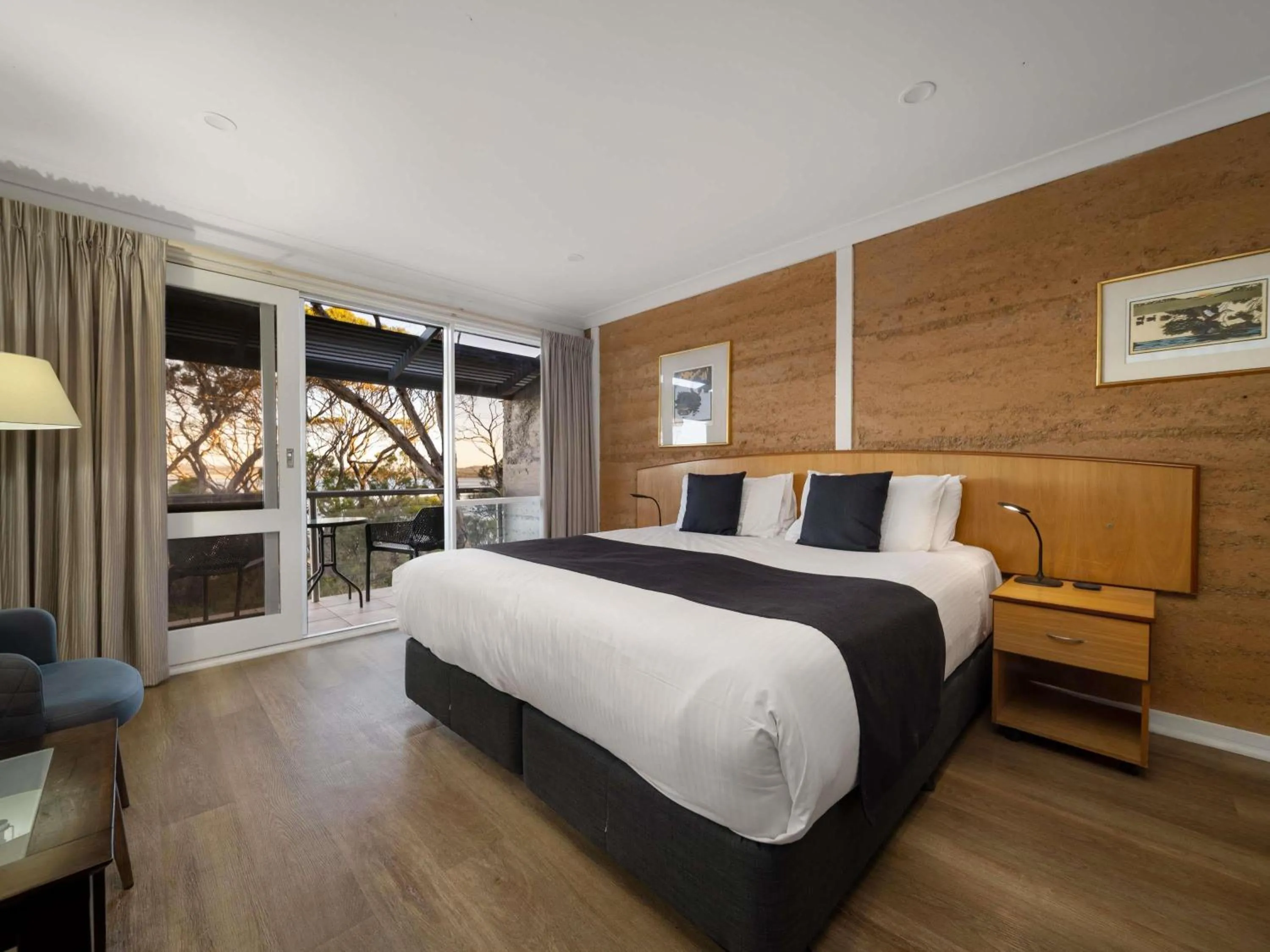 Bedroom, Bed in Mercure Kangaroo Island Lodge