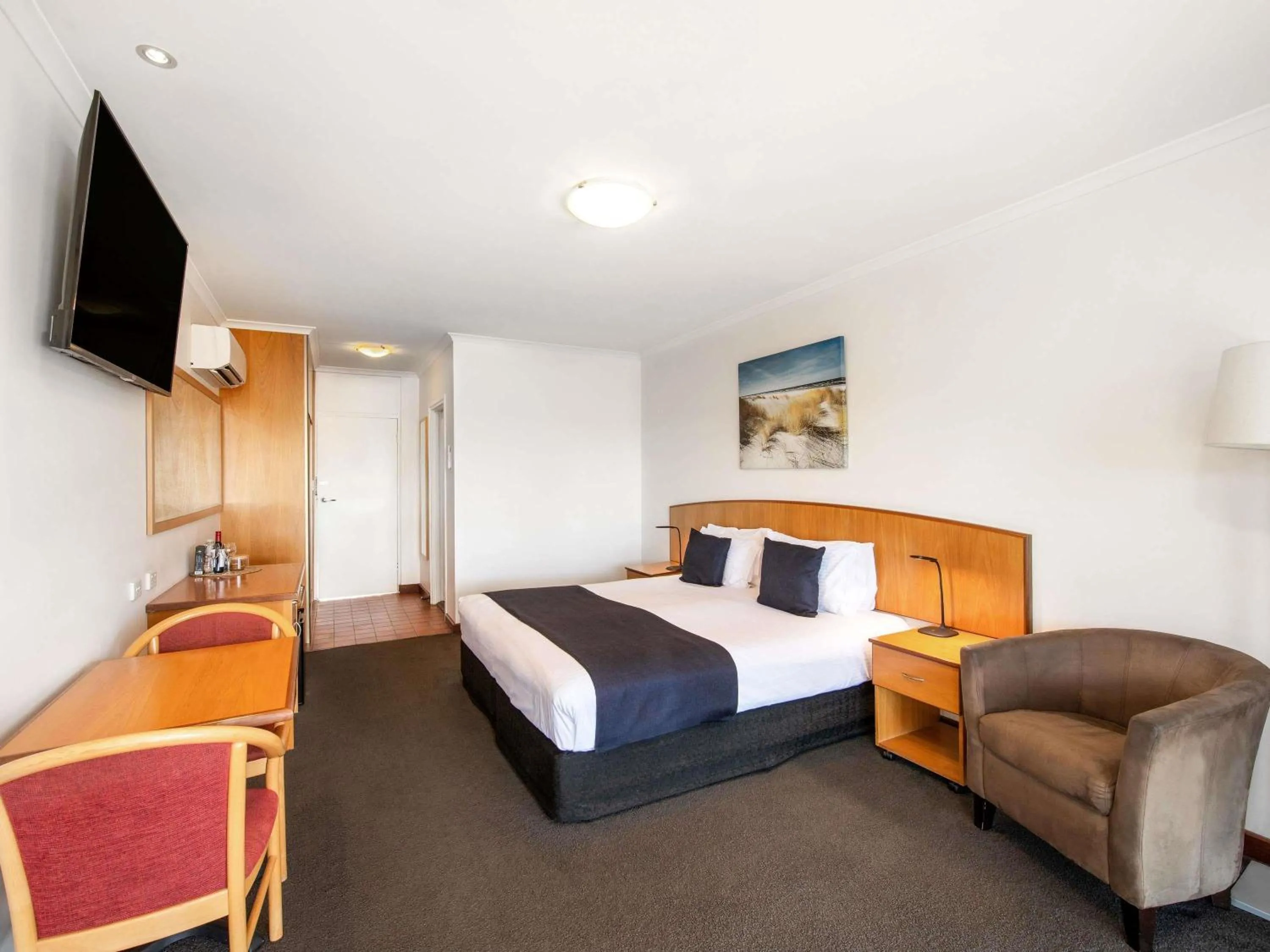 Bedroom, Bed in Mercure Kangaroo Island Lodge