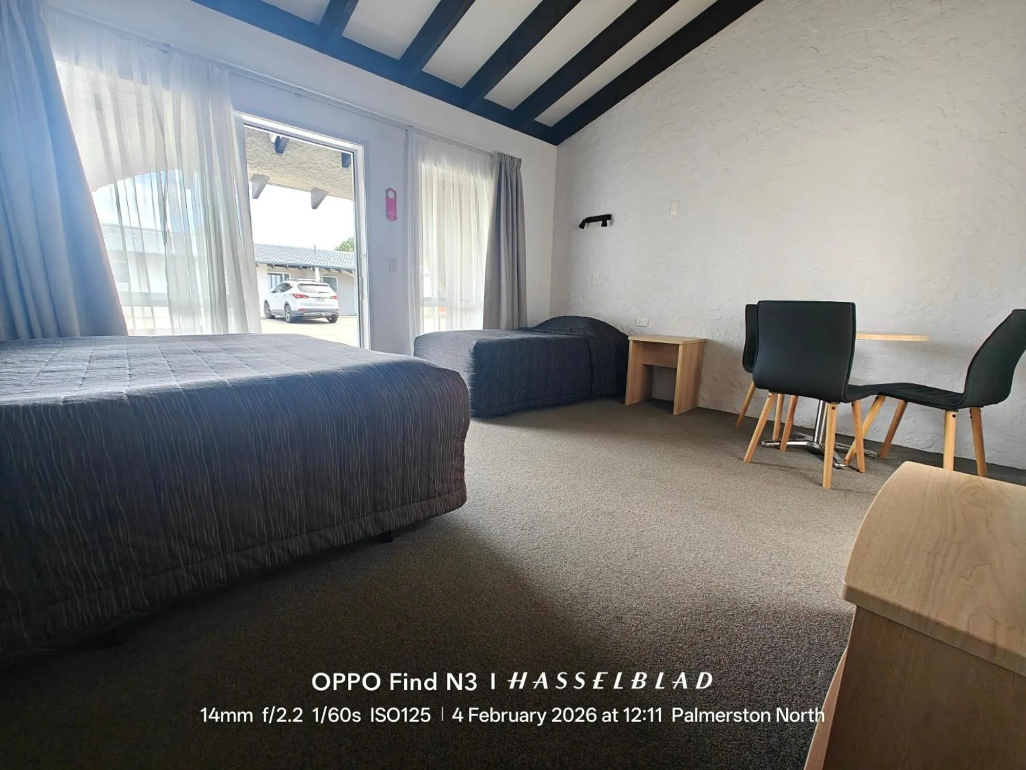 room service in Aztec Motel