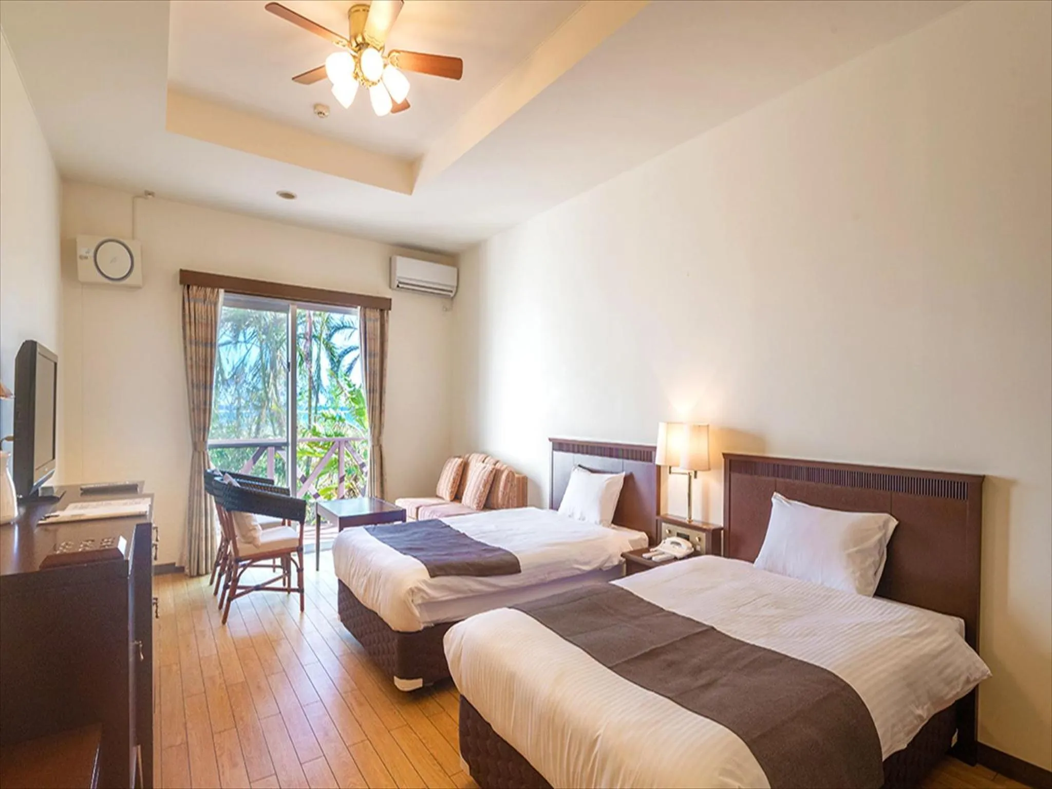 Photo of the whole room in Hotel La Teada Iriomote