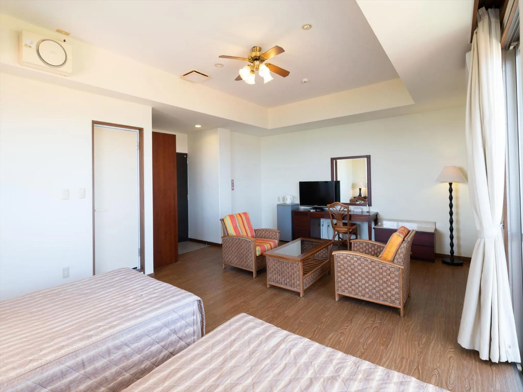 Photo of the whole room in Hotel La Teada Iriomote