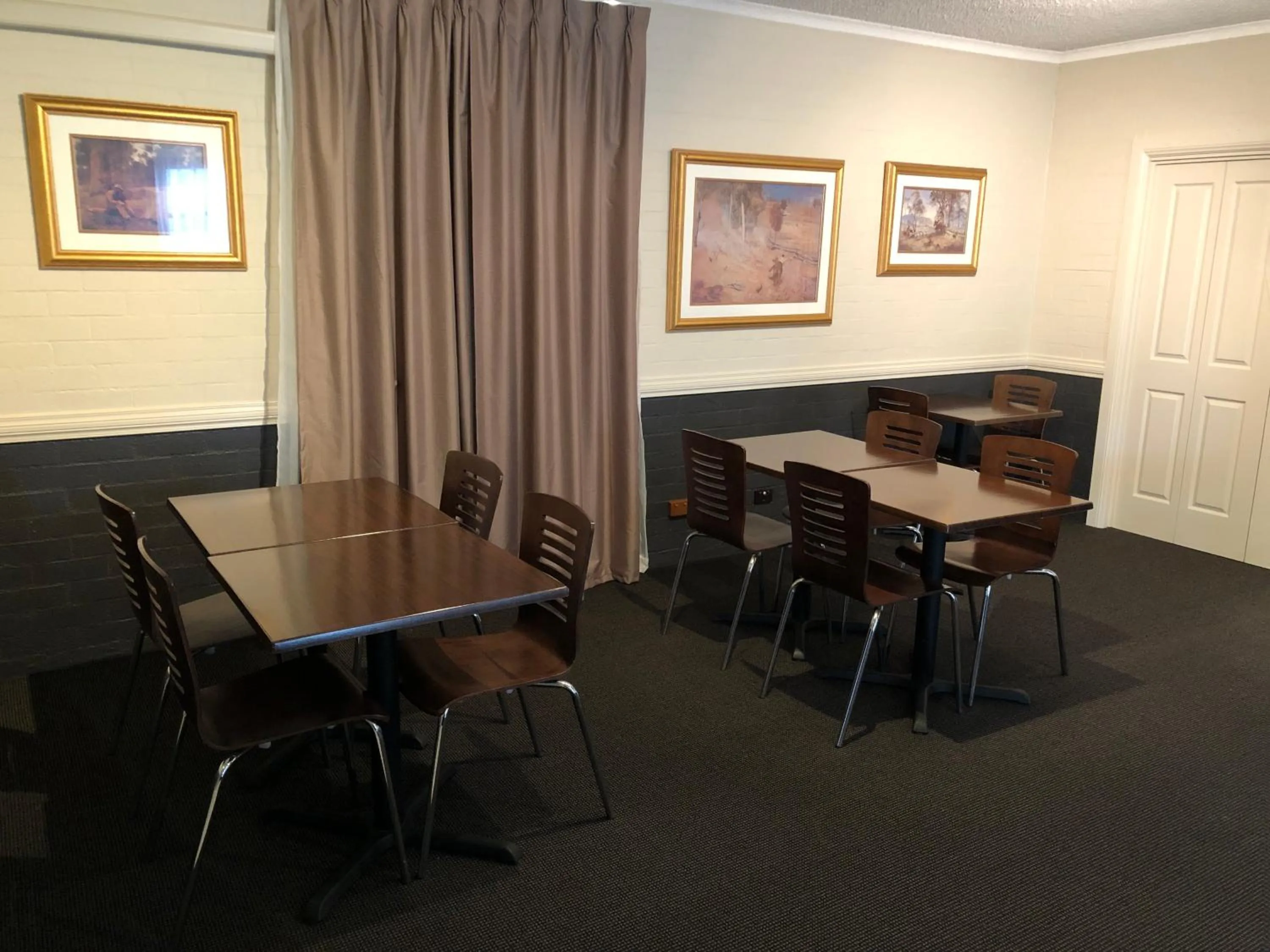 Restaurant/places to eat in Best Western Coachman's Inn Motel