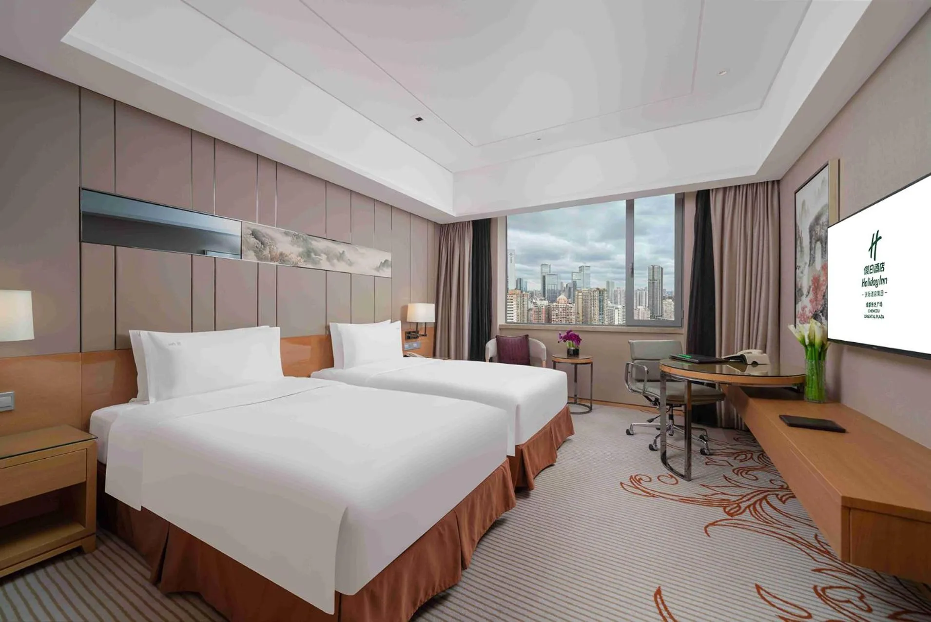 Bedroom, Bed in Holiday Inn Chengdu Oriental Plaza