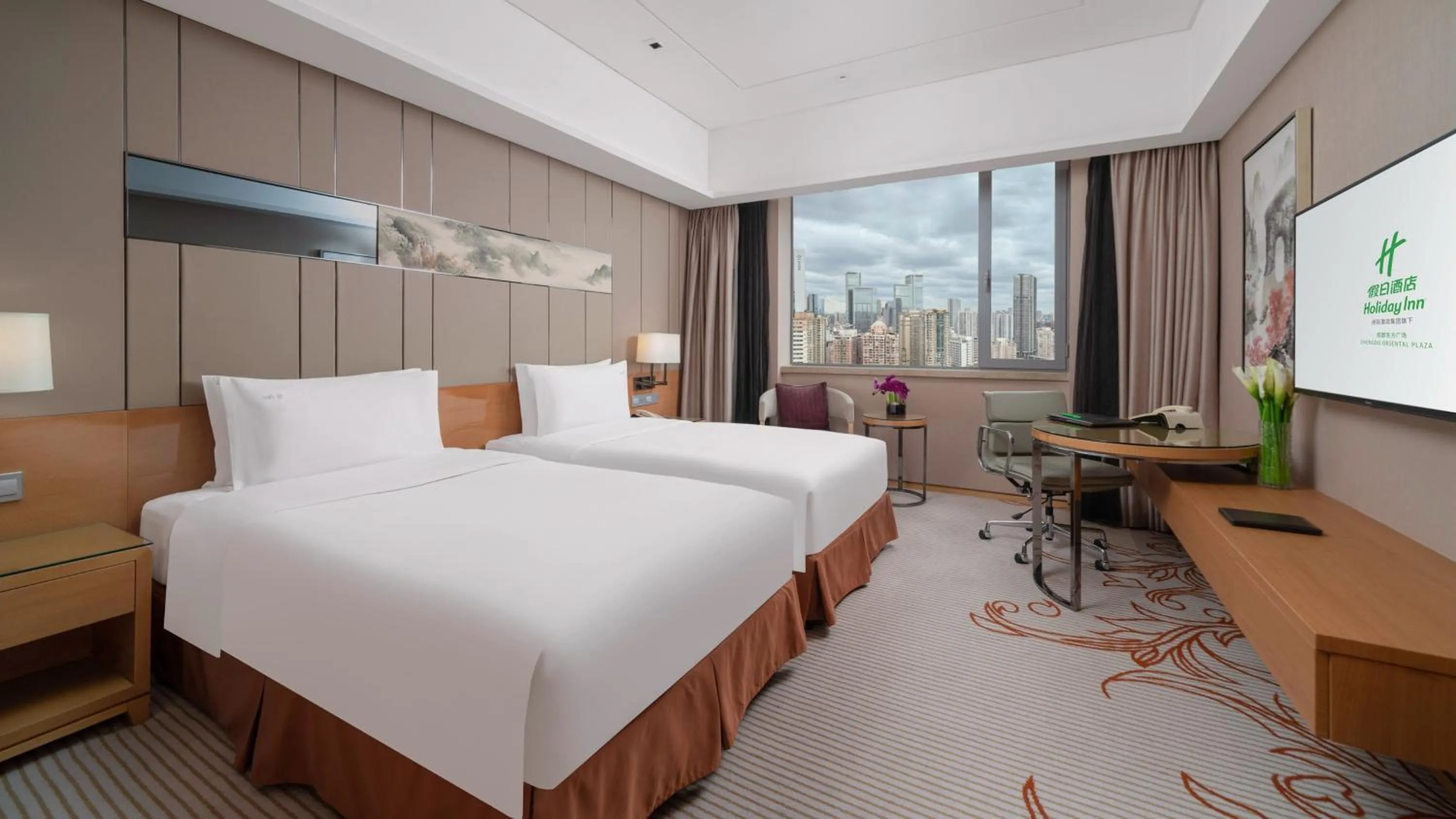 Photo of the whole room, Bed in Holiday Inn Chengdu Oriental Plaza