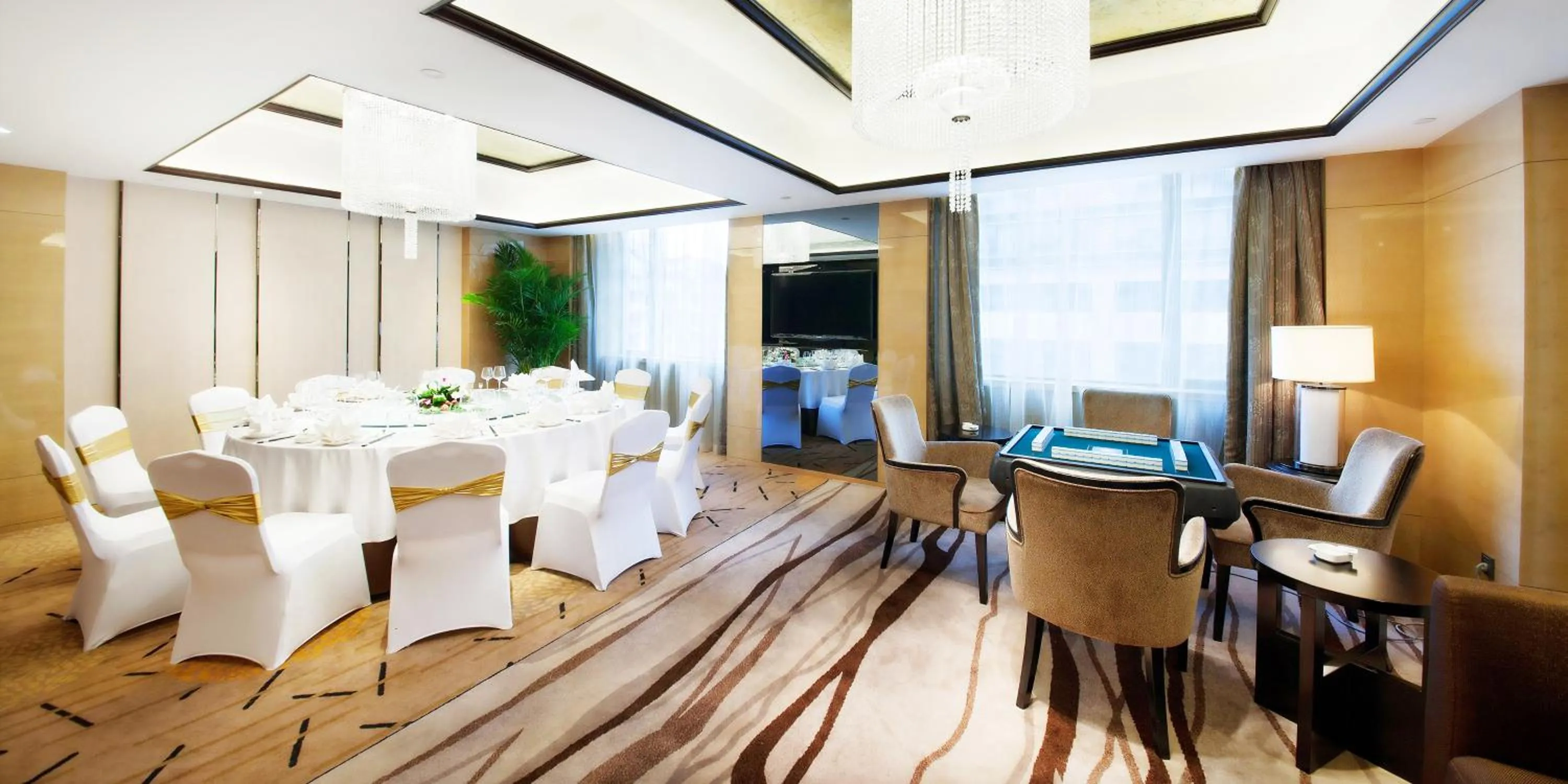 Restaurant/places to eat in Holiday Inn Chengdu Oriental Plaza