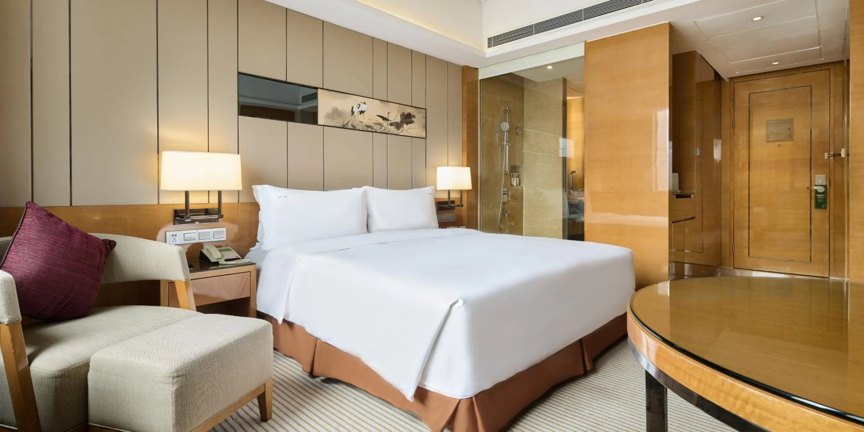 Bed in Holiday Inn Chengdu Oriental Plaza