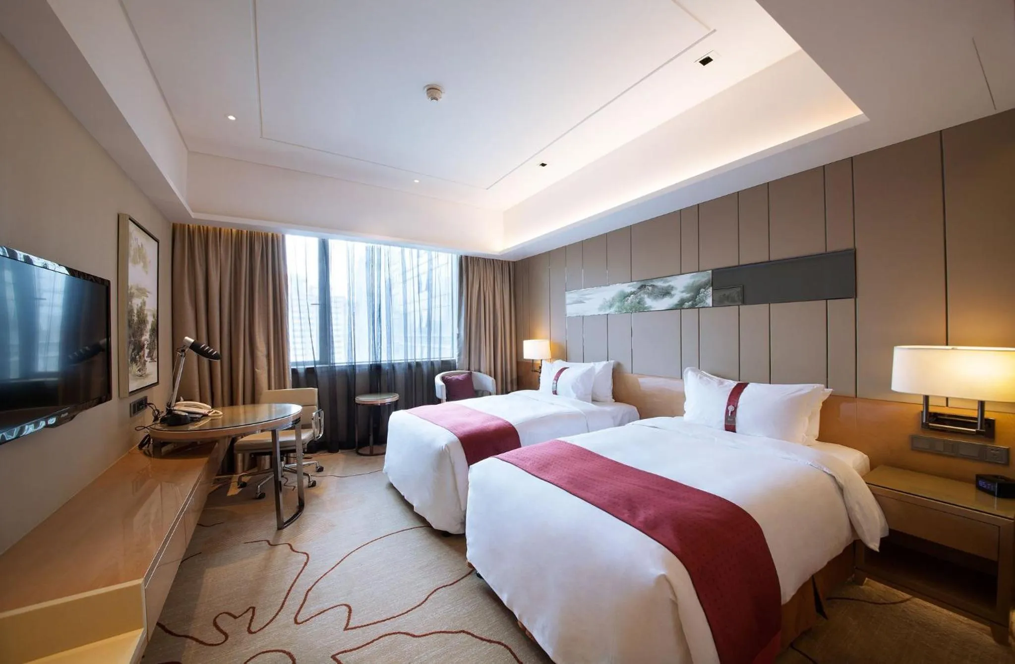 Photo of the whole room, Bed in Holiday Inn Chengdu Oriental Plaza