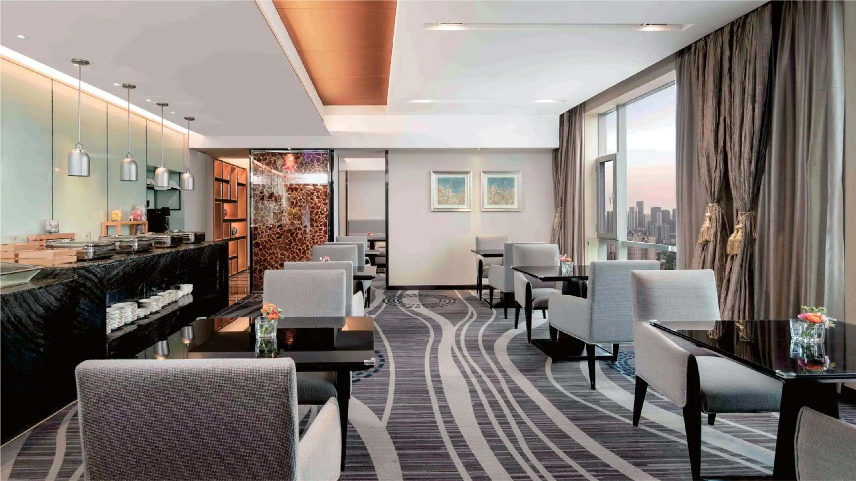 Lounge or bar in Holiday Inn Chengdu Oriental Plaza