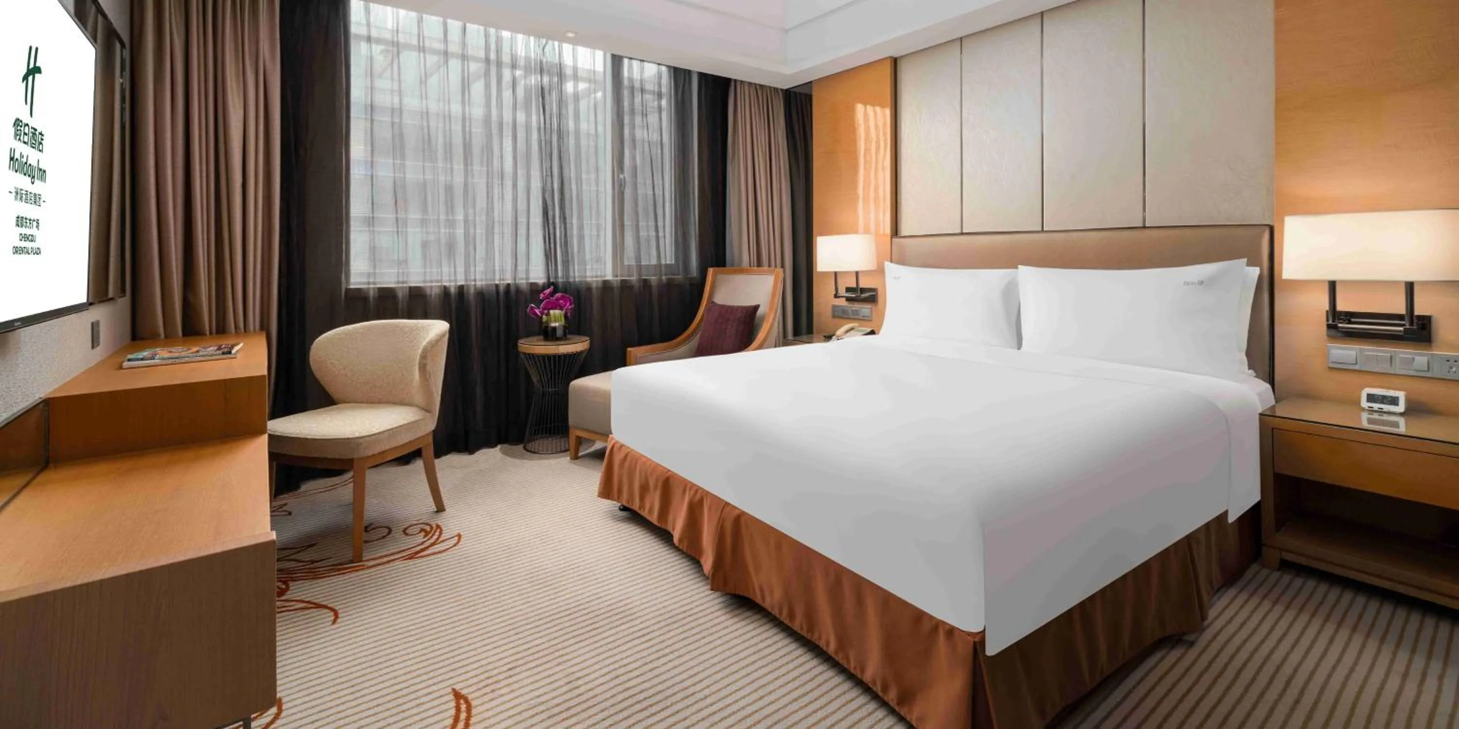 Bedroom, Bed in Holiday Inn Chengdu Oriental Plaza