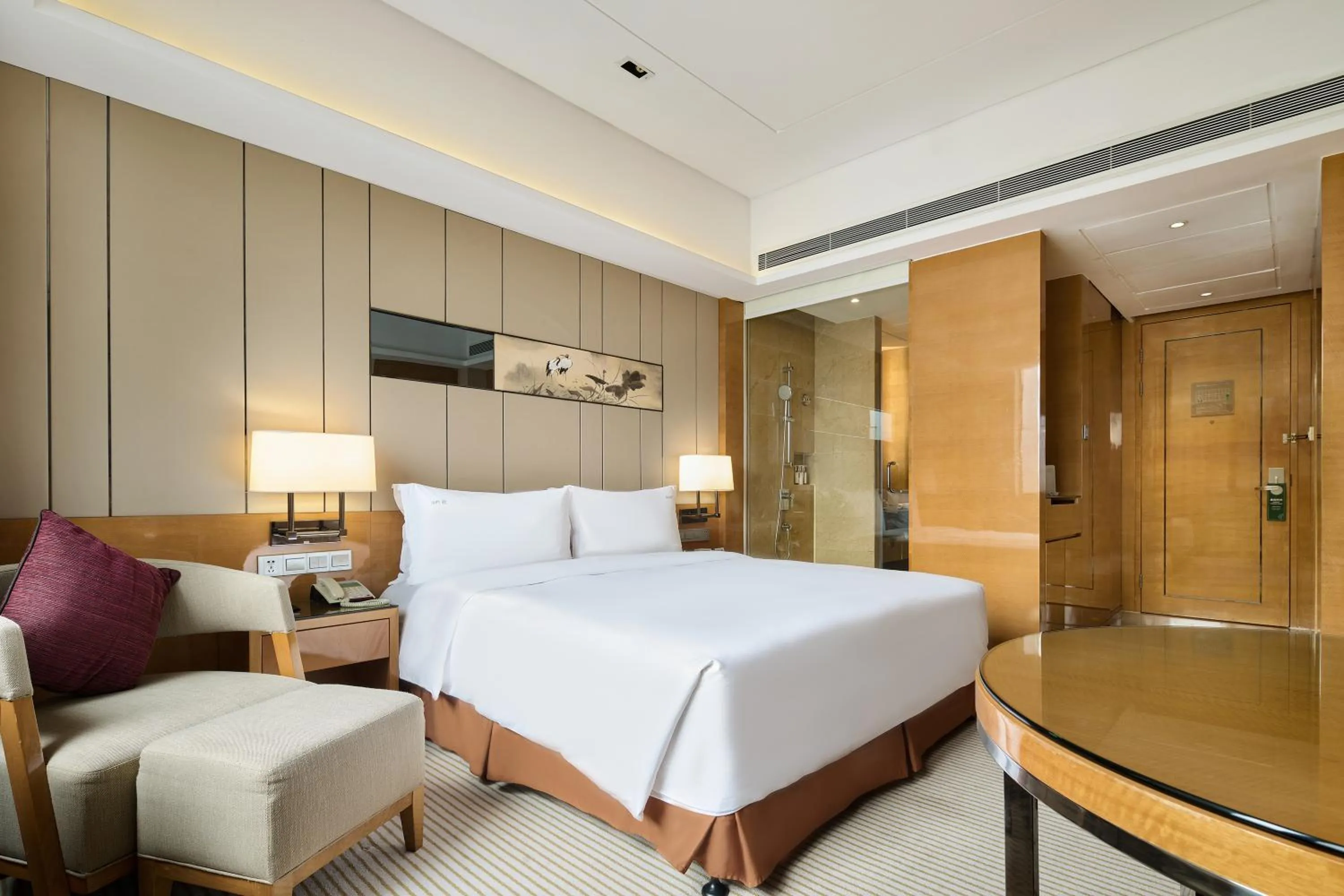 Bedroom, Bed in Holiday Inn Chengdu Oriental Plaza