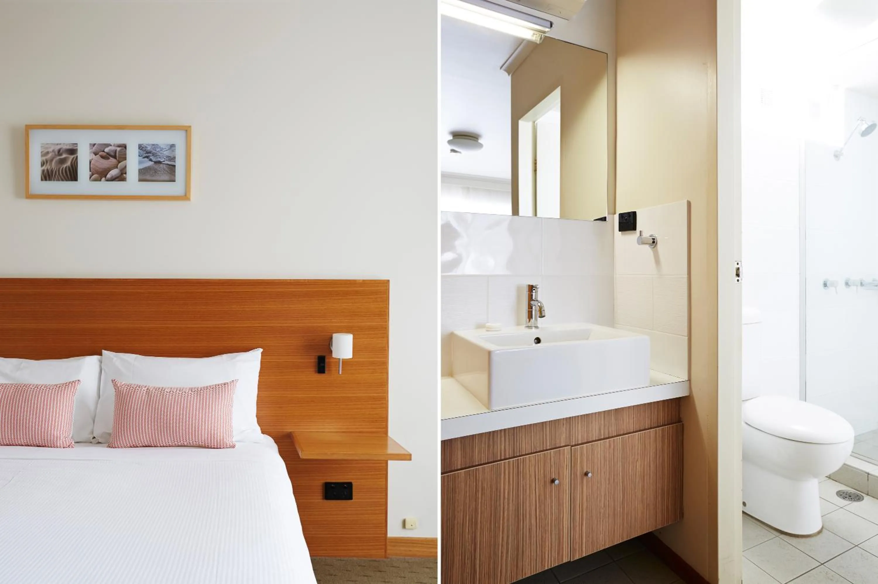 Bed in Bay Beach Motel