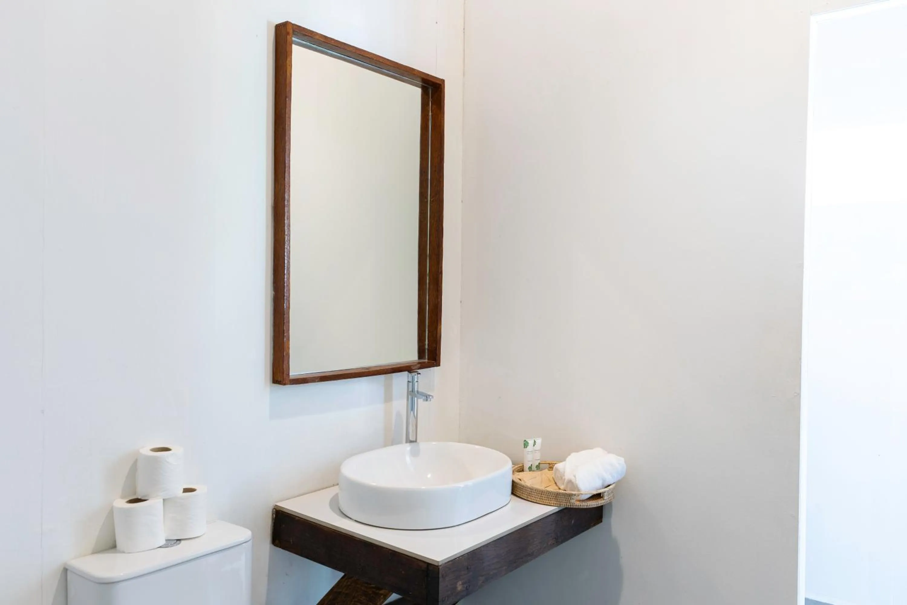 Toilet in Long Beach Resort Koh Rong