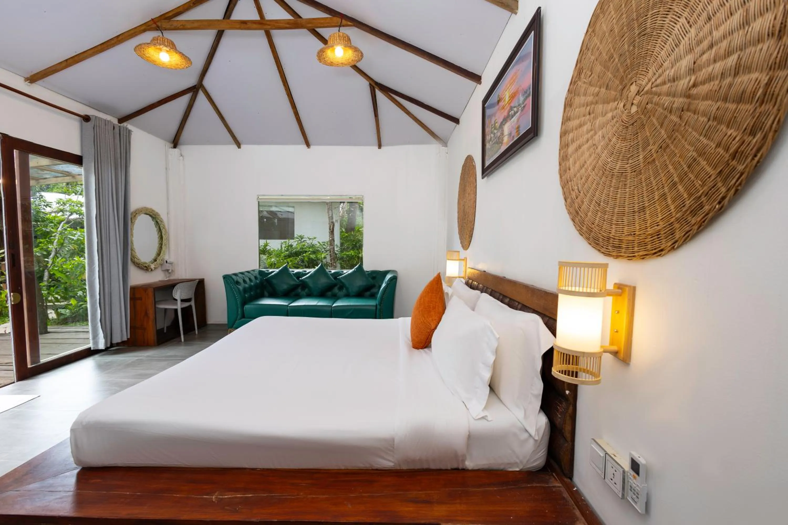 Bed in Long Beach Resort Koh Rong