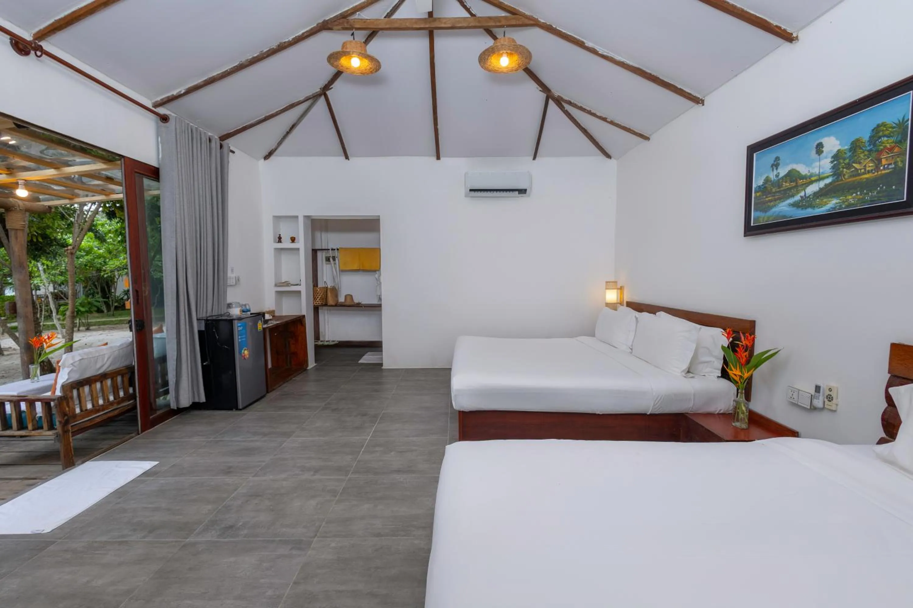 Photo of the whole room, Bed in Long Beach Resort Koh Rong