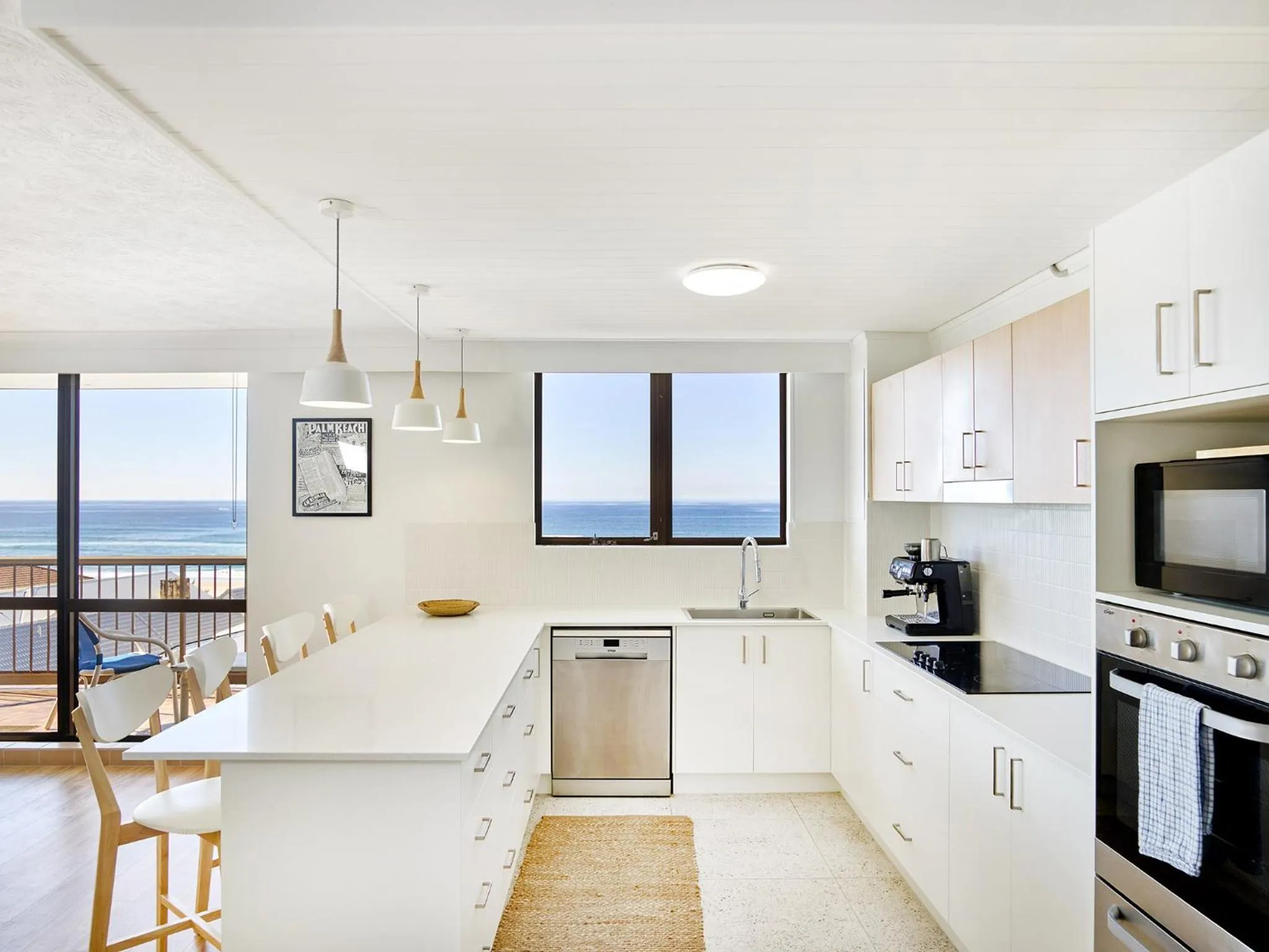 Kitchen or kitchenette in Beach Palms Holiday Apartments