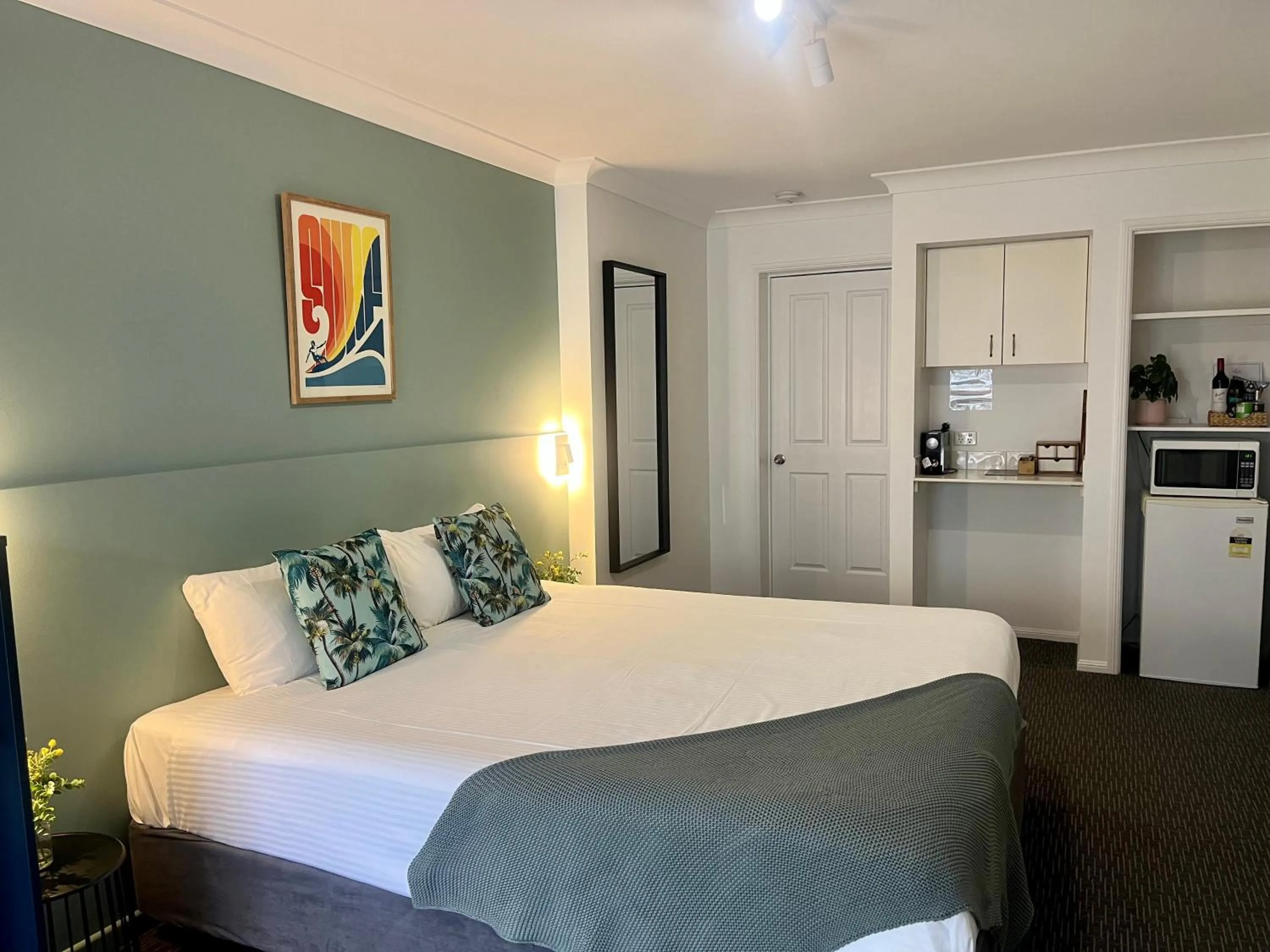 Standard King Room in The Carmel Yamba
