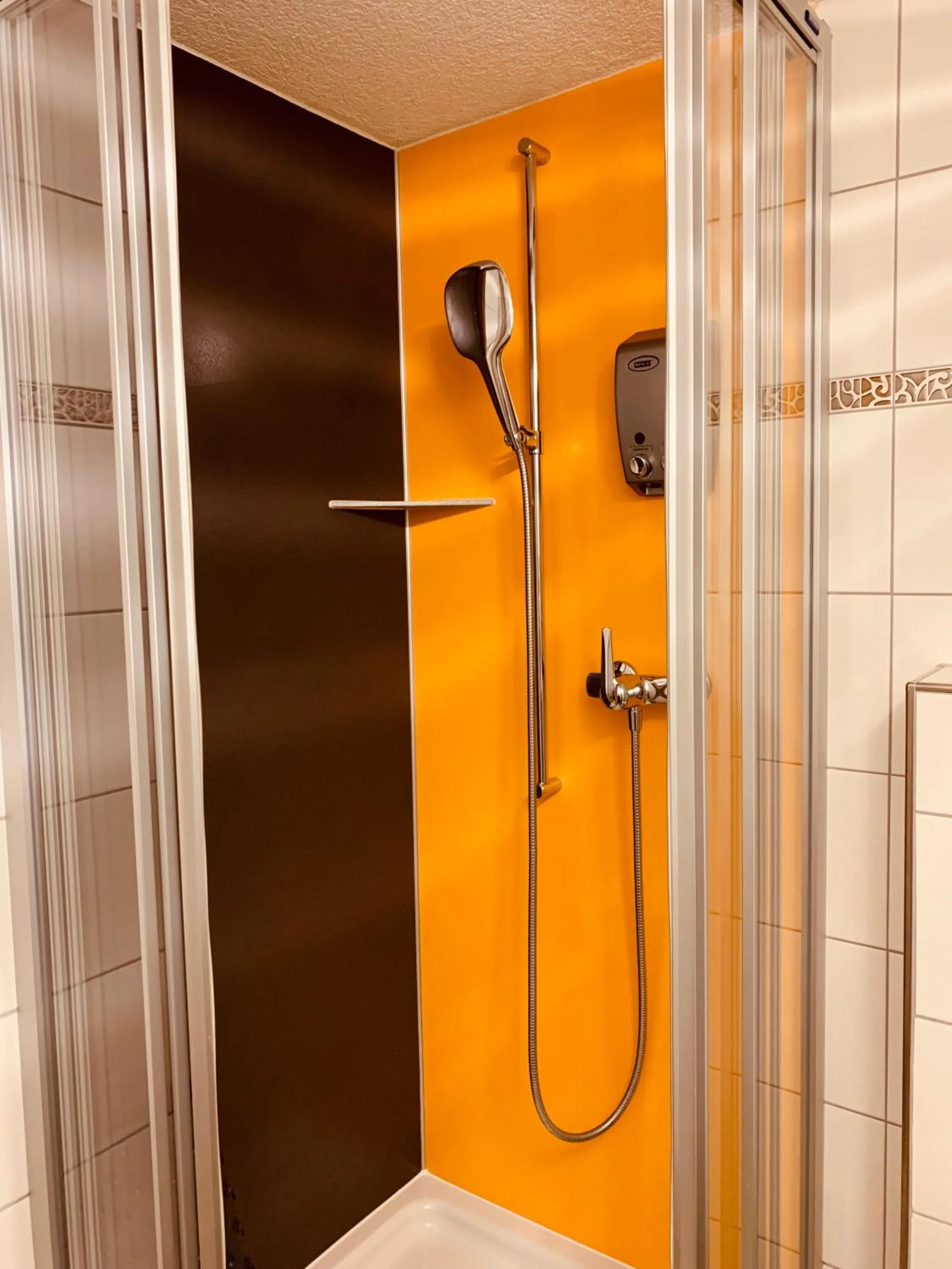 Shower in Gasthof zur Bündte