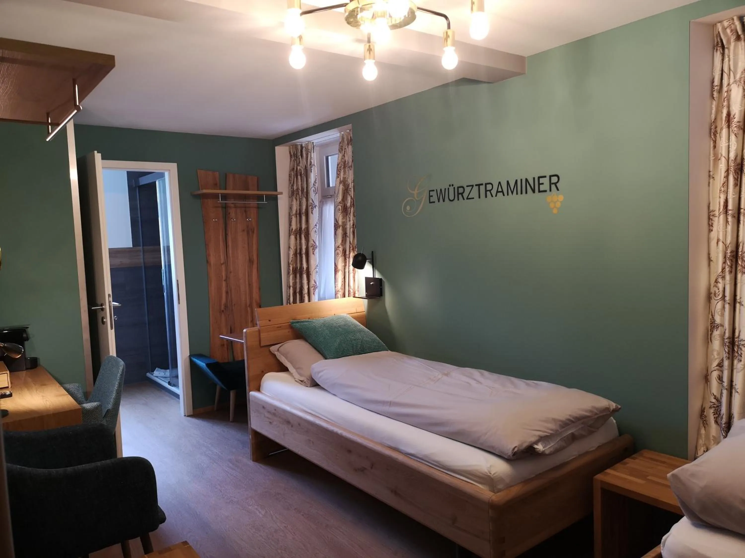 Decorative detail, Bed in Gasthof zur Bündte