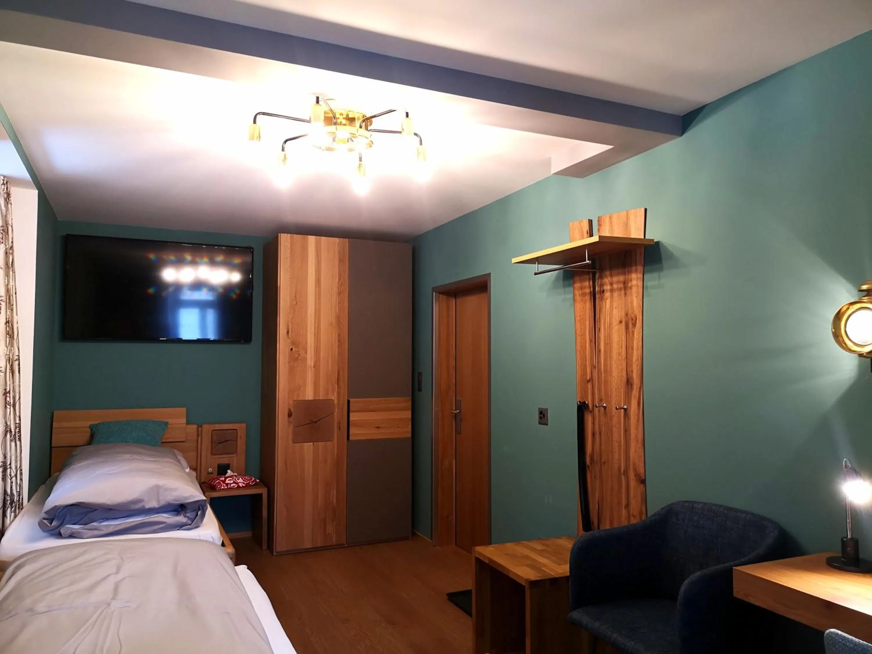 TV and multimedia, Bed in Gasthof zur Bündte