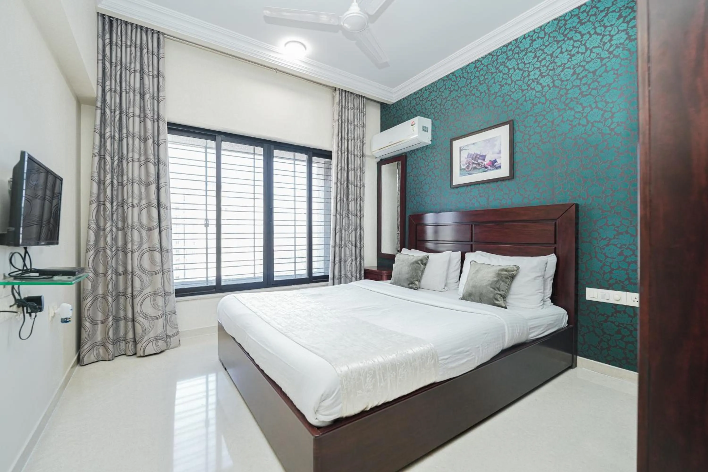 Bedroom, Bed in Lalco Residency