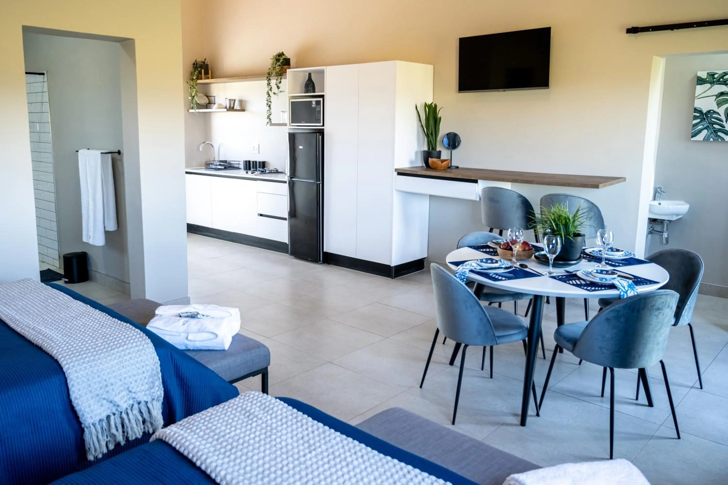 TV and multimedia in Summer PALACE Guesthouse