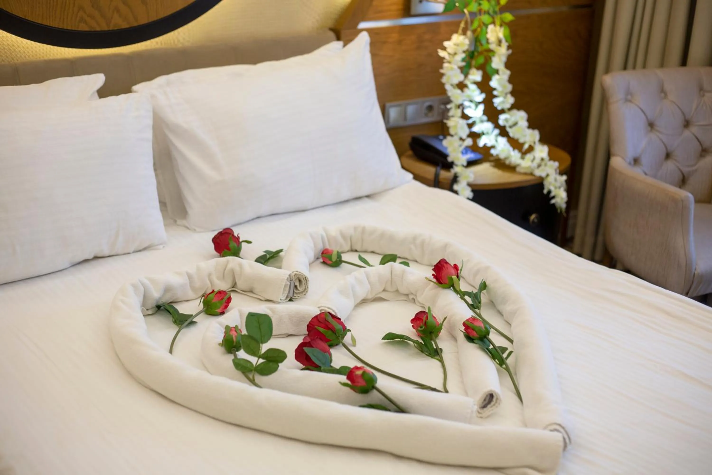 Photo of the whole room, Bed in Aktug Elegance Hotel