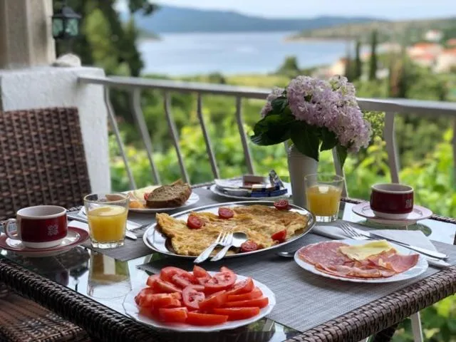 Breakfast in Vila Mozara