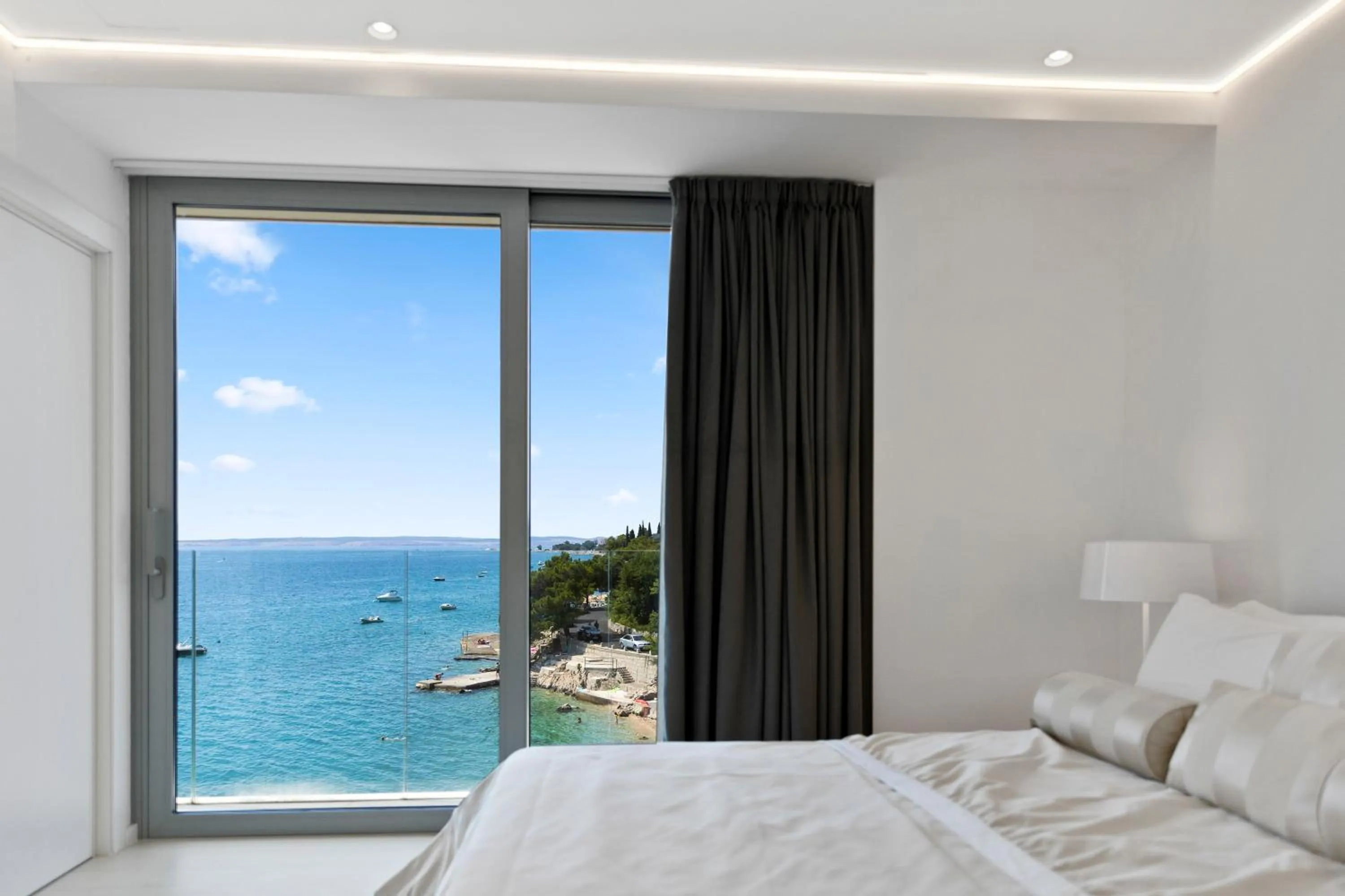 Bed in Luxury Hotel Amabilis