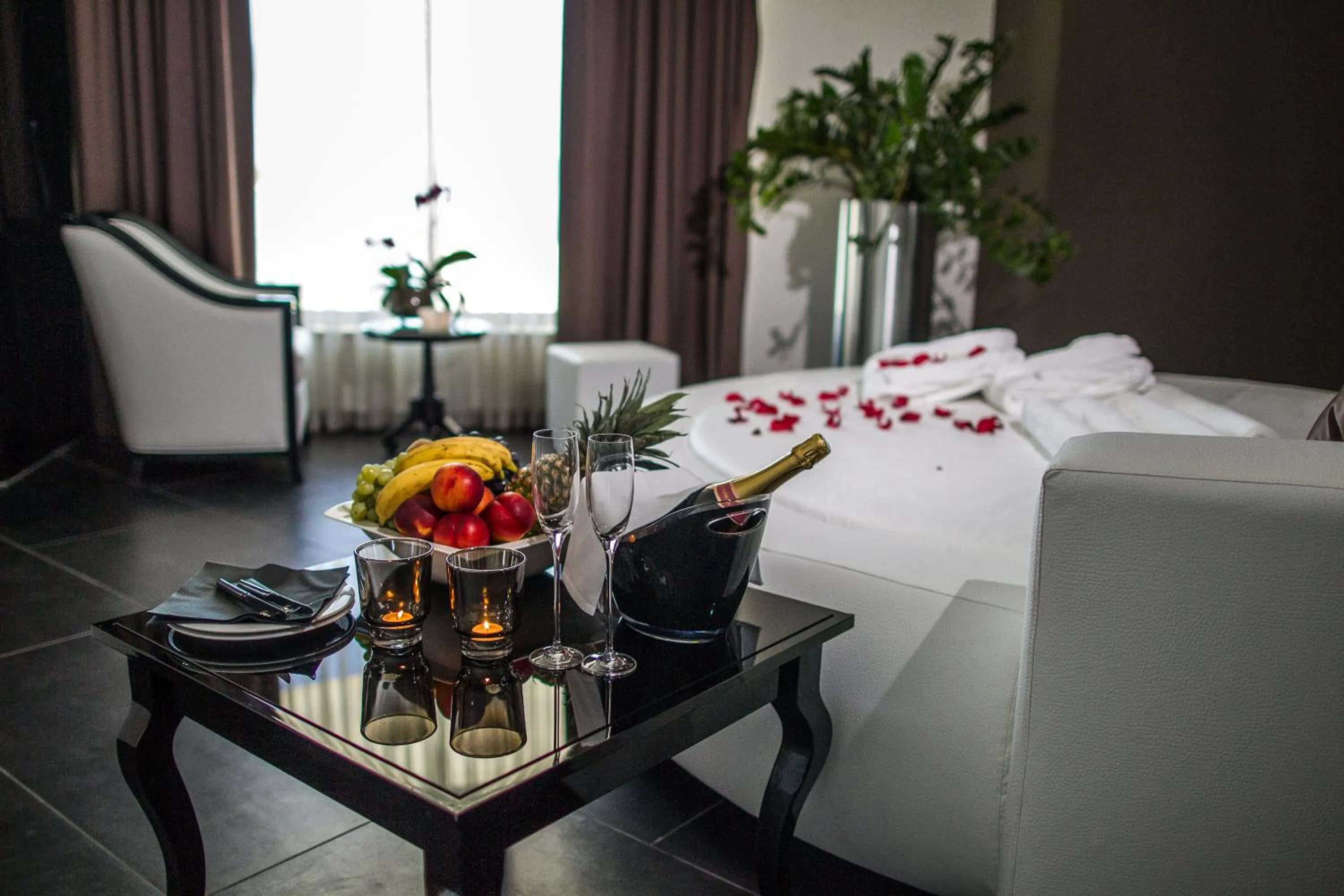 Bedroom, Bed in Luxury Hotel Amabilis