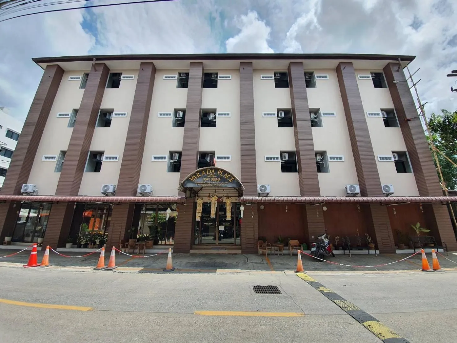 Varada Place