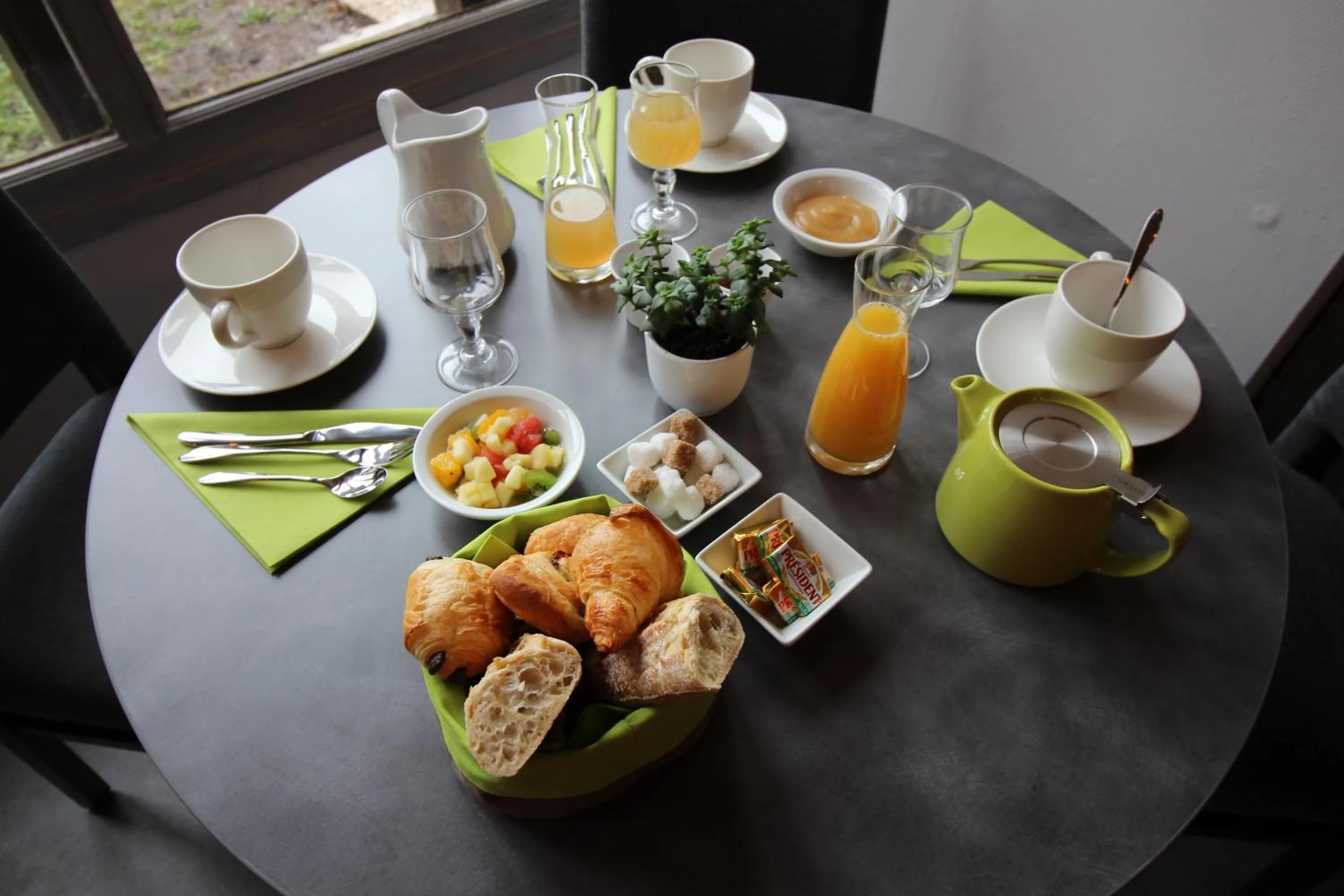 Continental breakfast in Hotel de la Bonnheure