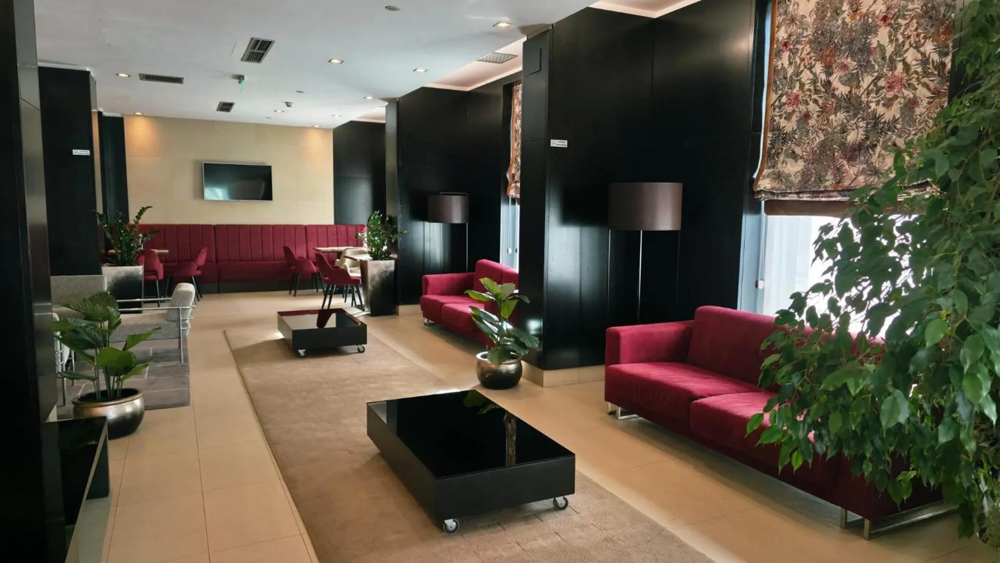 Lounge or bar in Hotel CH Bucharest