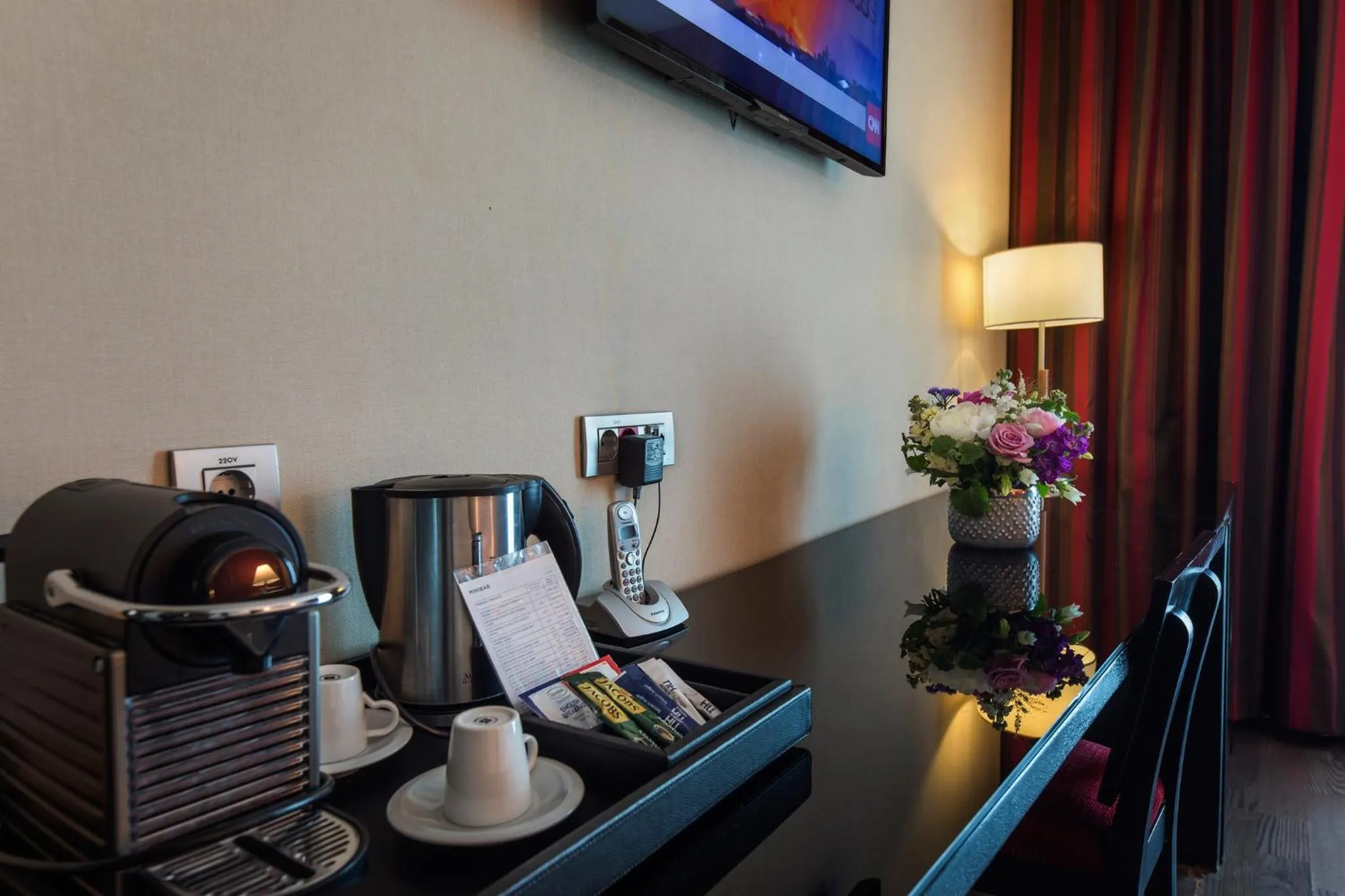 TV and multimedia in Hotel CH Bucharest