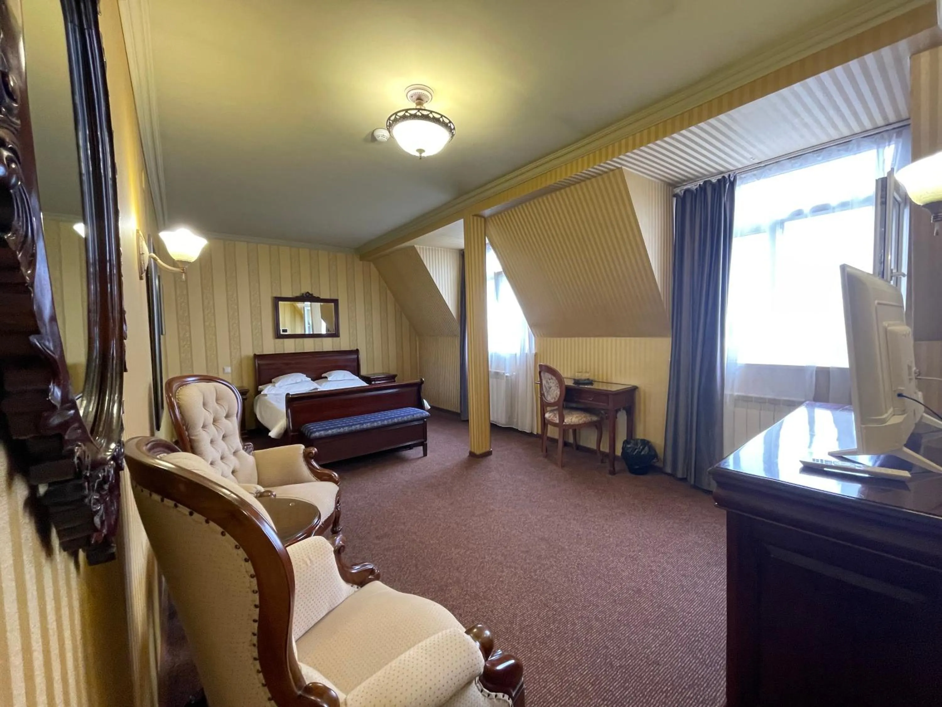 Bed in Topaz Boutique